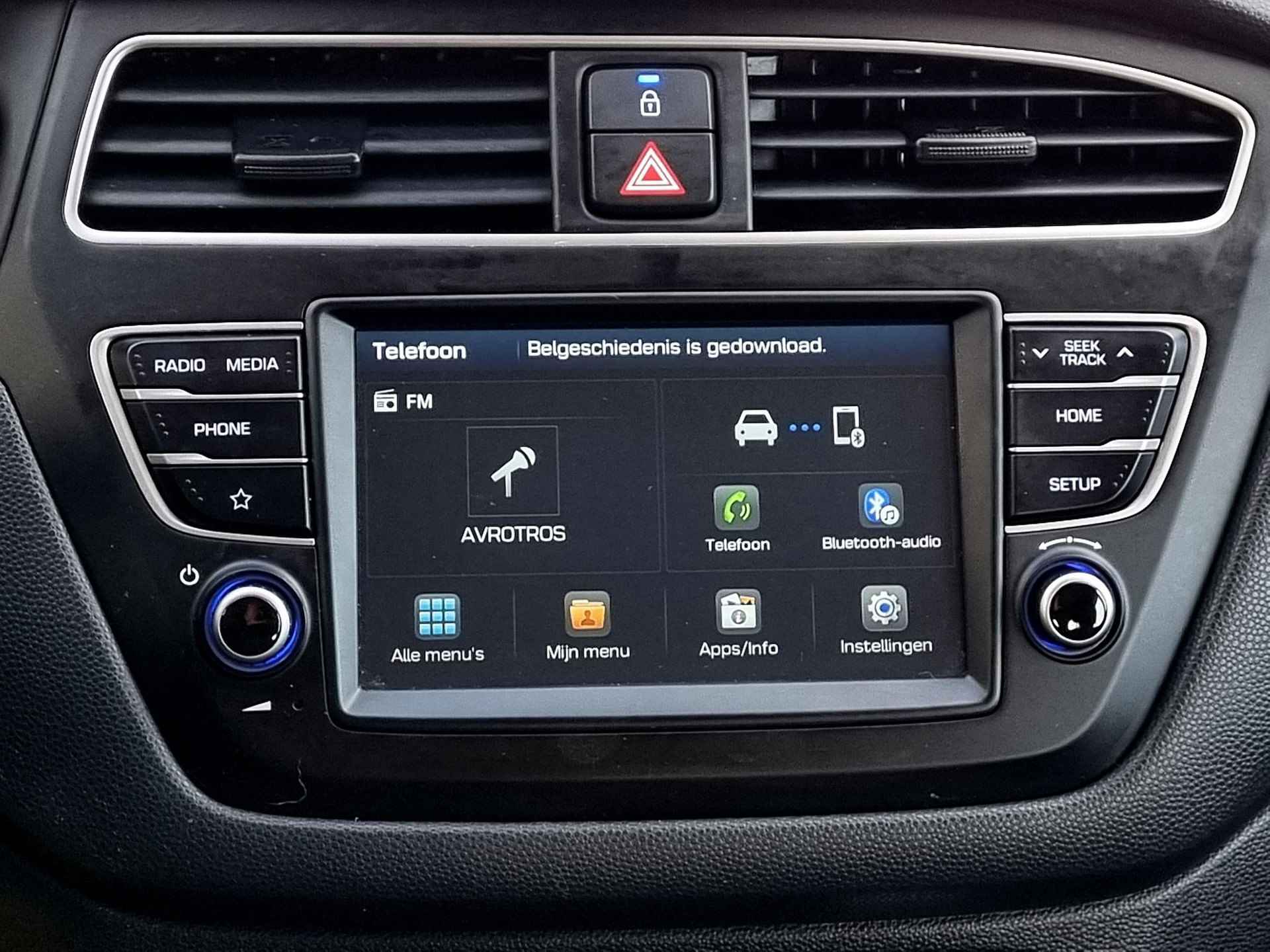 Hyundai i20 1.2 HP Comfort / Navigatie via Android Auto/Apple Carplay / Camera / Stoelverwarming / Stuurverwarming - 11/37