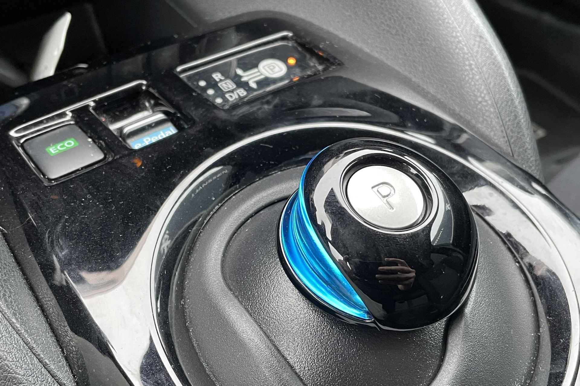 Nissan LEAF N-Connecta 40 kWh "Navi, Clima, Adapt Cruise, Winter Pack" - 20/27