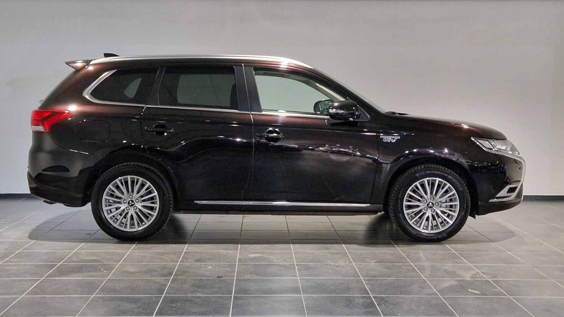 Mitsubishi Outlander 2.4 PHEV Intense+ | Afneembare Trekhaak | Schuifdak - 7/30