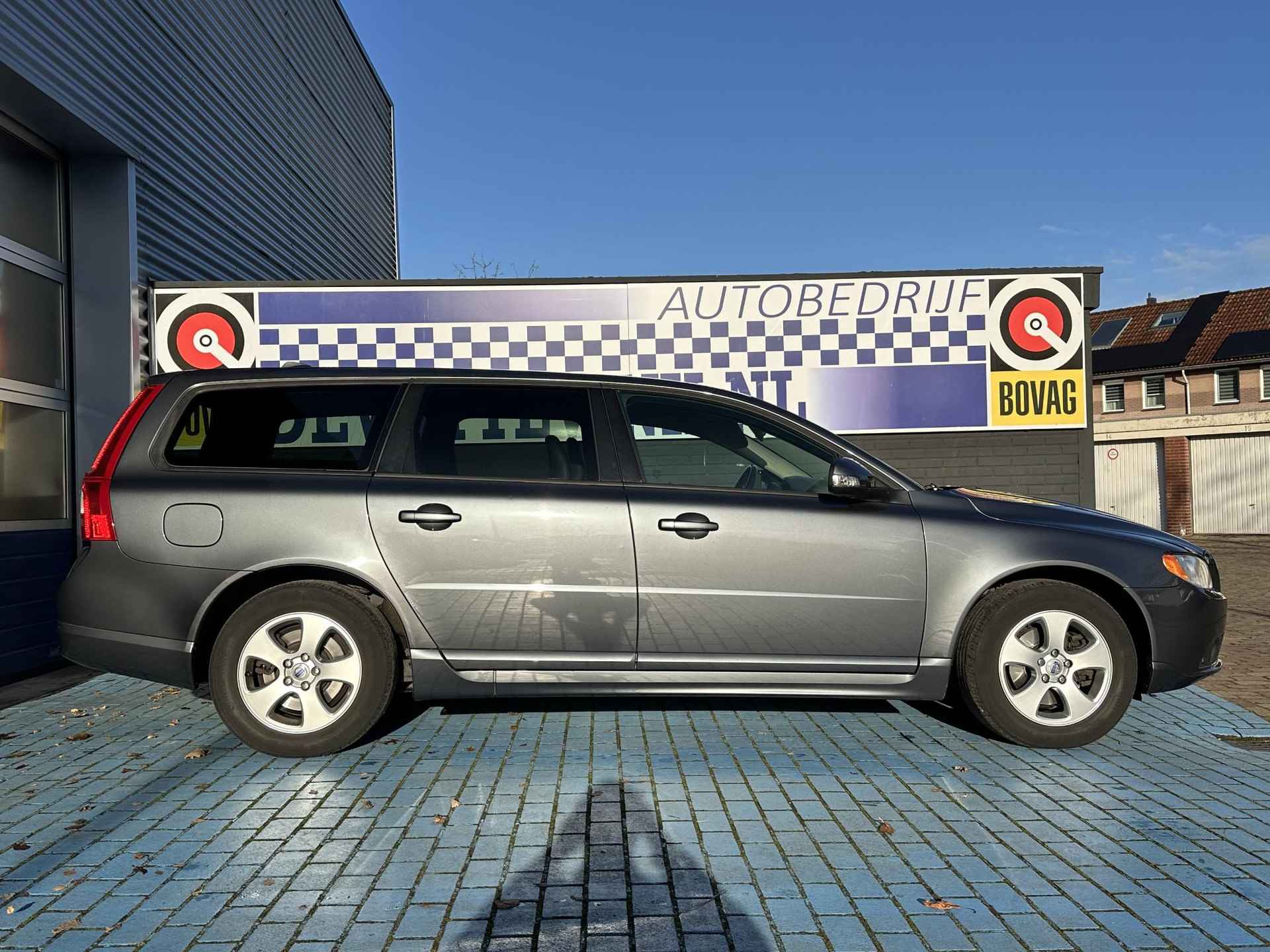 Volvo V70 2.0 CRUISE NAVI STOELVERWER. YOUNGTIMER - 5/27