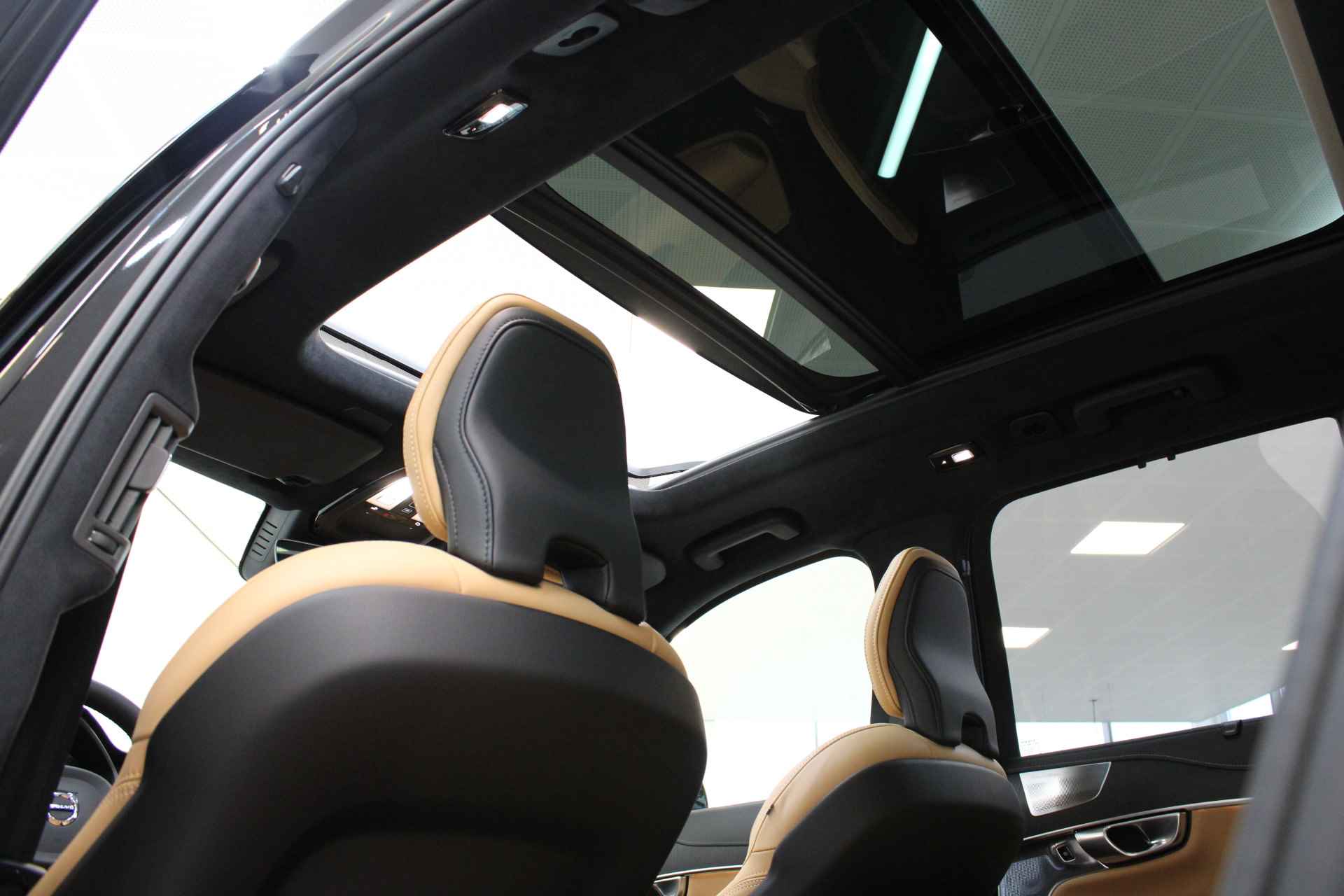 Volvo XC90 T8 455PK AWD Ultra Dark | Full Options | HEICO | B&W Audio | Luchtv | Massage | Gelam Glas - 23/86