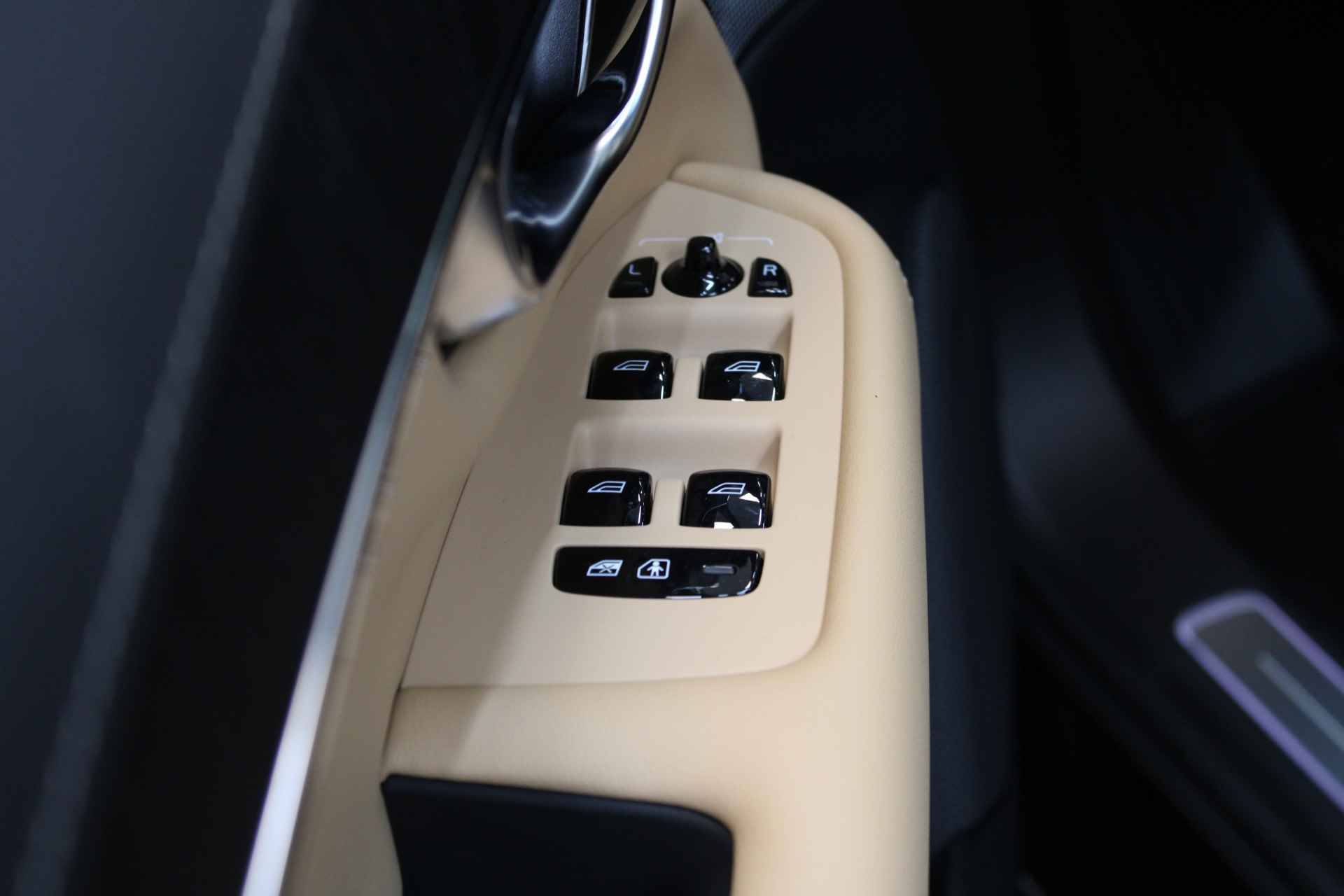 Volvo XC90 T8 455PK AWD Ultra Dark | Full Options | HEICO | B&W Audio | Luchtv | Massage | Gelam Glas - 64/86