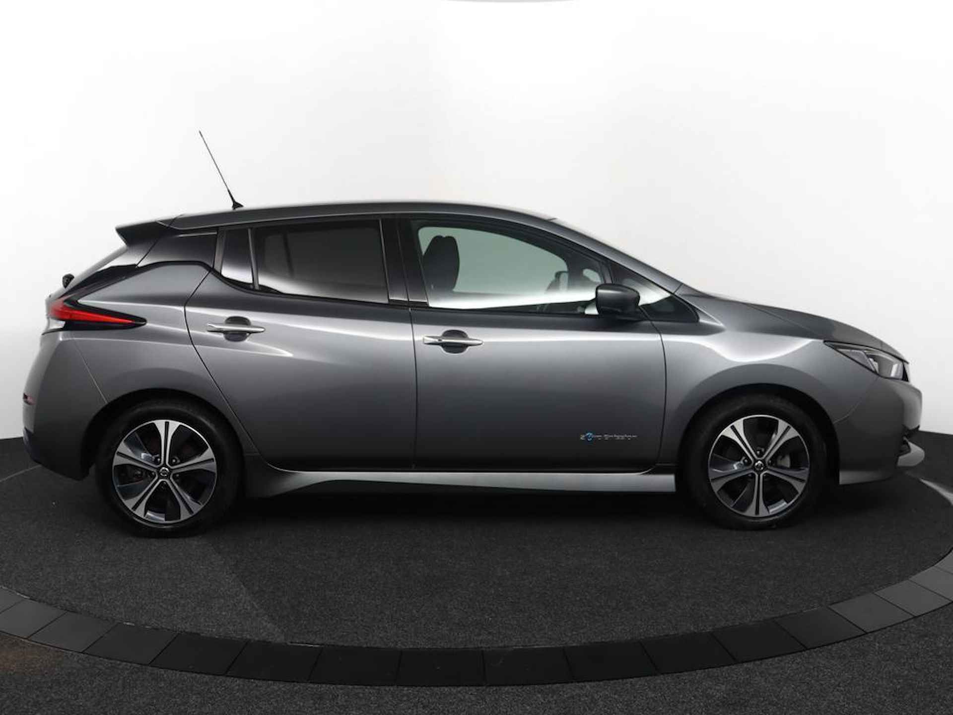 Nissan LEAF N-Connecta 40 kWh Automaat | Apple Carplay/Android Auto | 270 km|All in prijs + BOVAG Garantie | - 13/79