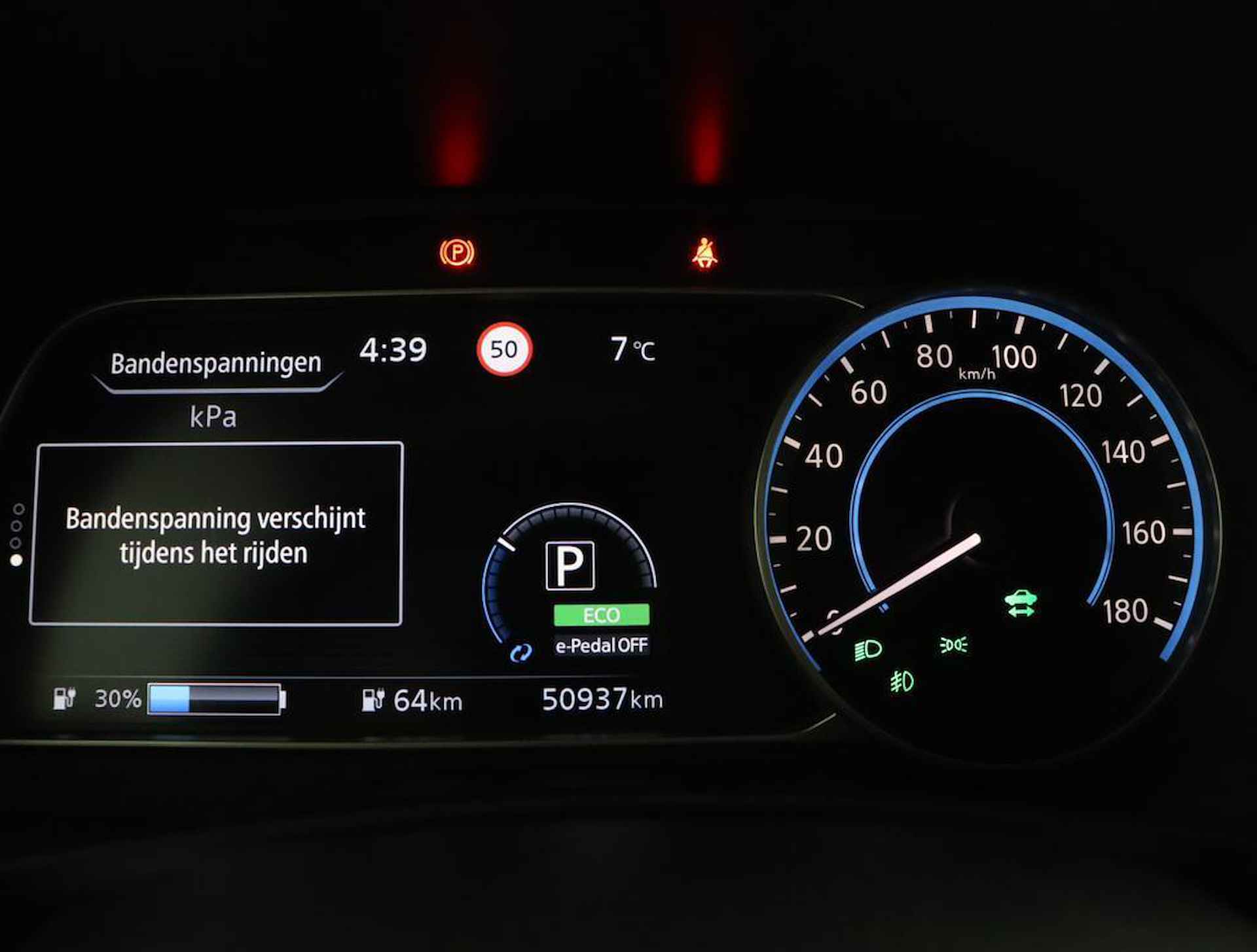 Nissan LEAF N-Connecta 40 kWh Automaat | Apple Carplay/Android Auto | 270 km|All in prijs + BOVAG Garantie | - 55/79