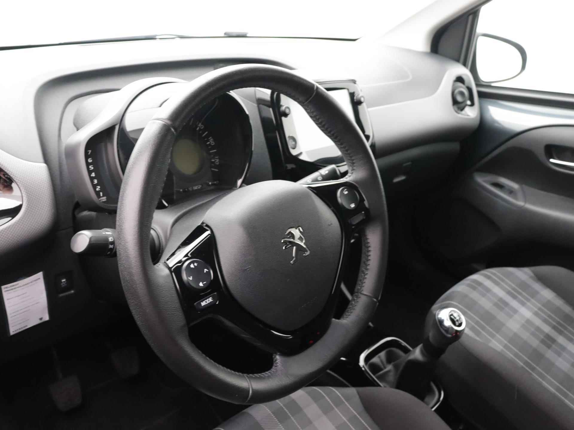 Peugeot 108 Allure TOP! 72pk | Navigatie Via AppleCarPlay/AndroidAuto | Camera | Elektrisch Vouwdak | Climate Control | Licht Metalen Velgen 15" - 17/37