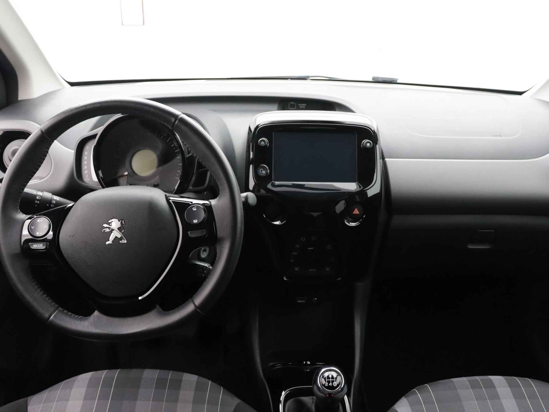 Peugeot 108 Allure TOP! 72pk | Navigatie Via AppleCarPlay/AndroidAuto | Camera | Elektrisch Vouwdak | Climate Control | Licht Metalen Velgen 15" - 18/37