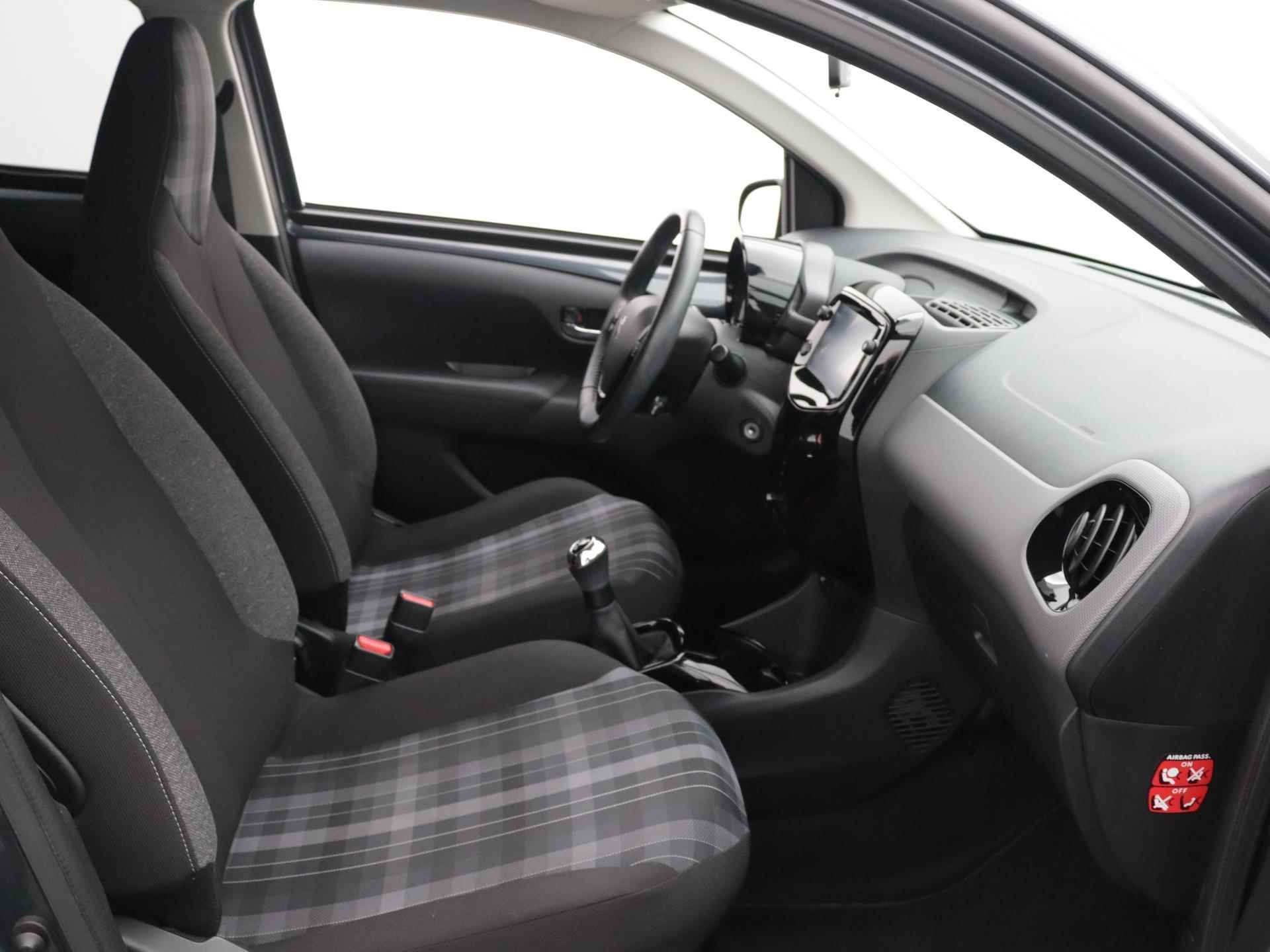 Peugeot 108 Allure TOP! 72pk | Navigatie Via AppleCarPlay/AndroidAuto | Camera | Elektrisch Vouwdak | Climate Control | Licht Metalen Velgen 15" - 20/37