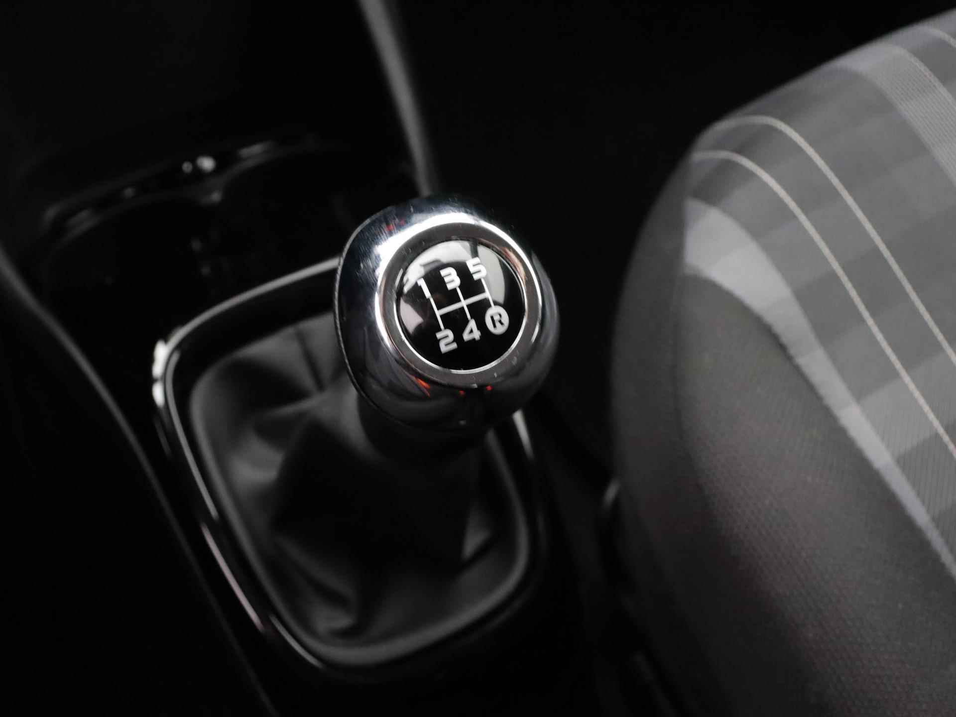 Peugeot 108 Allure TOP! 72pk | Navigatie Via AppleCarPlay/AndroidAuto | Camera | Elektrisch Vouwdak | Climate Control | Licht Metalen Velgen 15" - 27/37