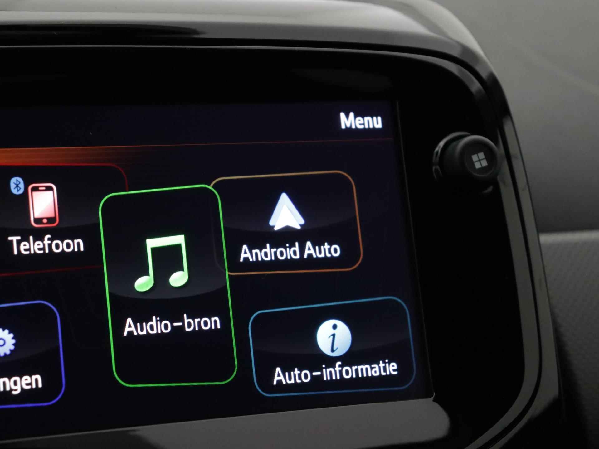 Peugeot 108 Allure TOP! 72pk | Navigatie Via AppleCarPlay/AndroidAuto | Camera | Elektrisch Vouwdak | Climate Control | Licht Metalen Velgen 15" - 30/37