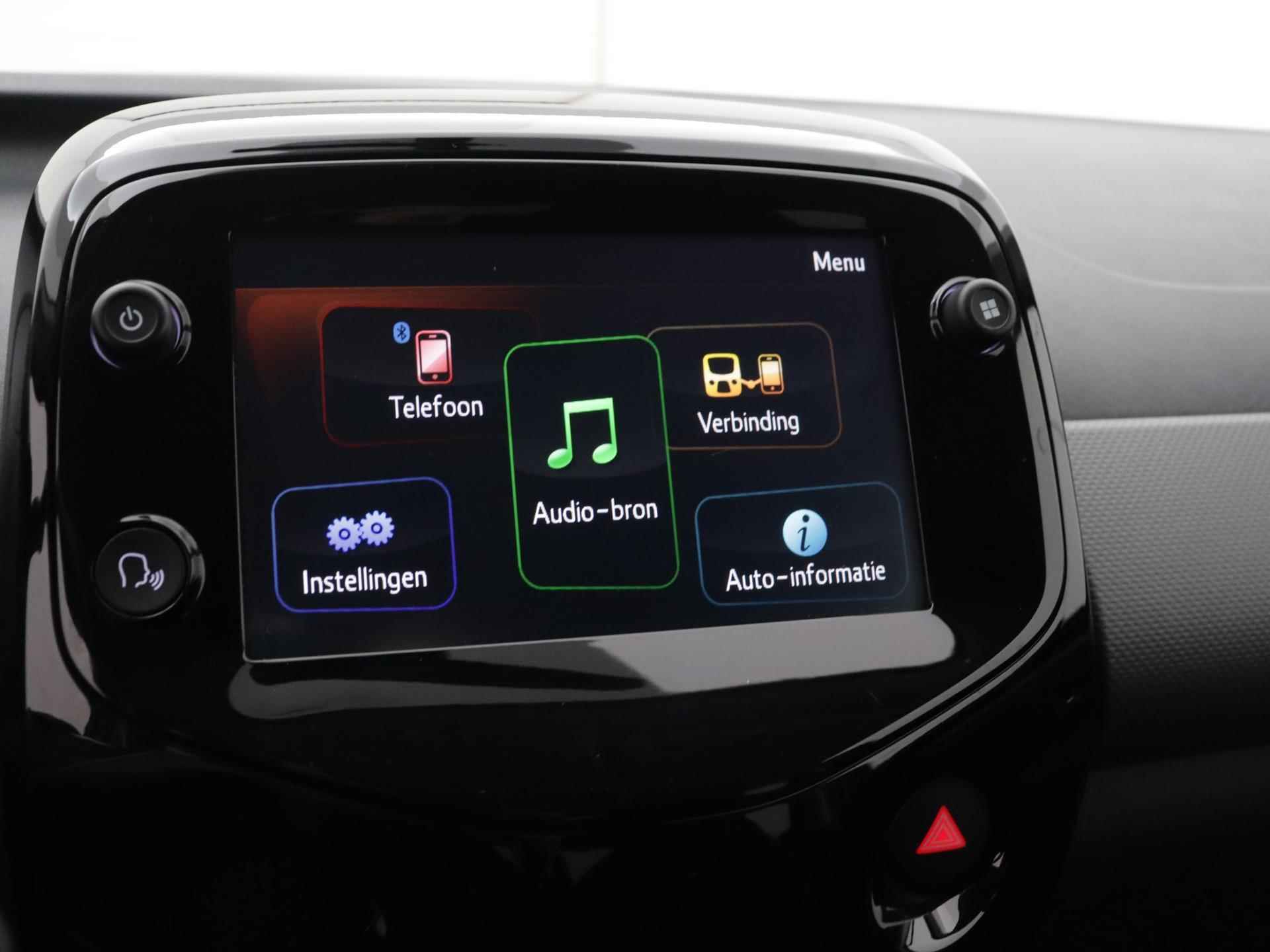 Peugeot 108 Allure TOP! 72pk | Navigatie Via AppleCarPlay/AndroidAuto | Camera | Elektrisch Vouwdak | Climate Control | Licht Metalen Velgen 15" - 31/37
