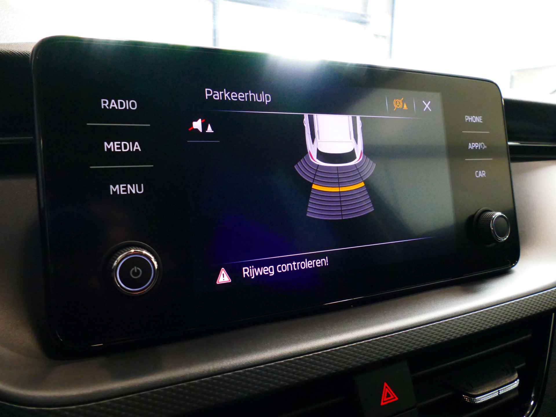 Škoda Kamiq TSI 110PK AMBITION VIR.COCKPIT LED PDC CARPLAY LMV LED STOELVERW. ADAP.CRUISE 2024 - 7/76