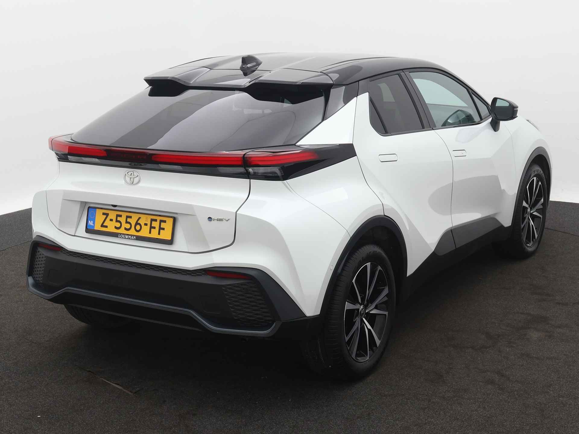 Toyota C-HR 1.8 Hybrid 140 First Edition | Navigatie | 360 Camera | Parkeersensoren | LM velgen | Climate Control | verkocht ovv FL RR - 18/45