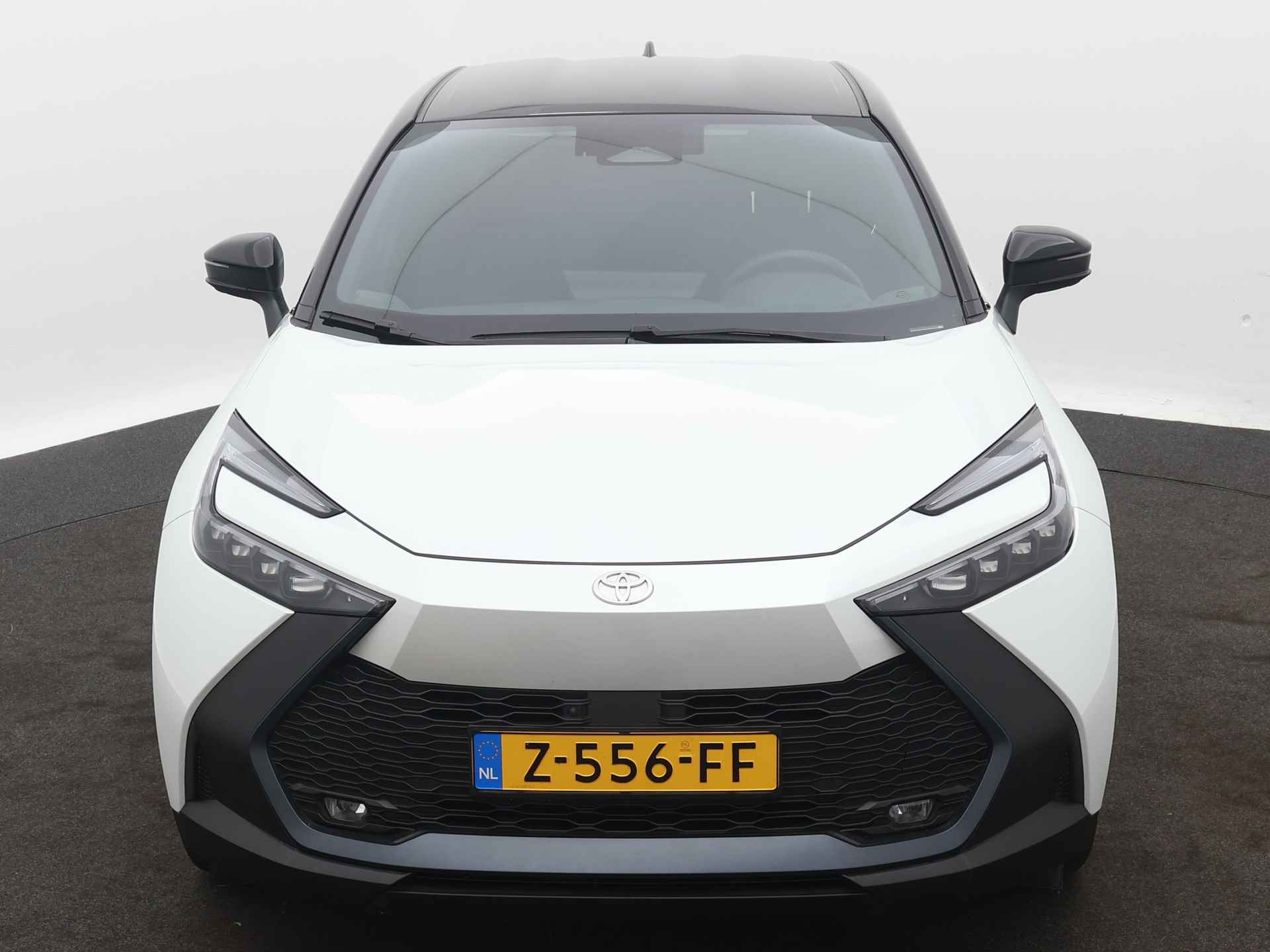 Toyota C-HR 1.8 Hybrid 140 First Edition | Navigatie | 360 Camera | Parkeersensoren | LM velgen | Climate Control | verkocht ovv FL RR - 28/45