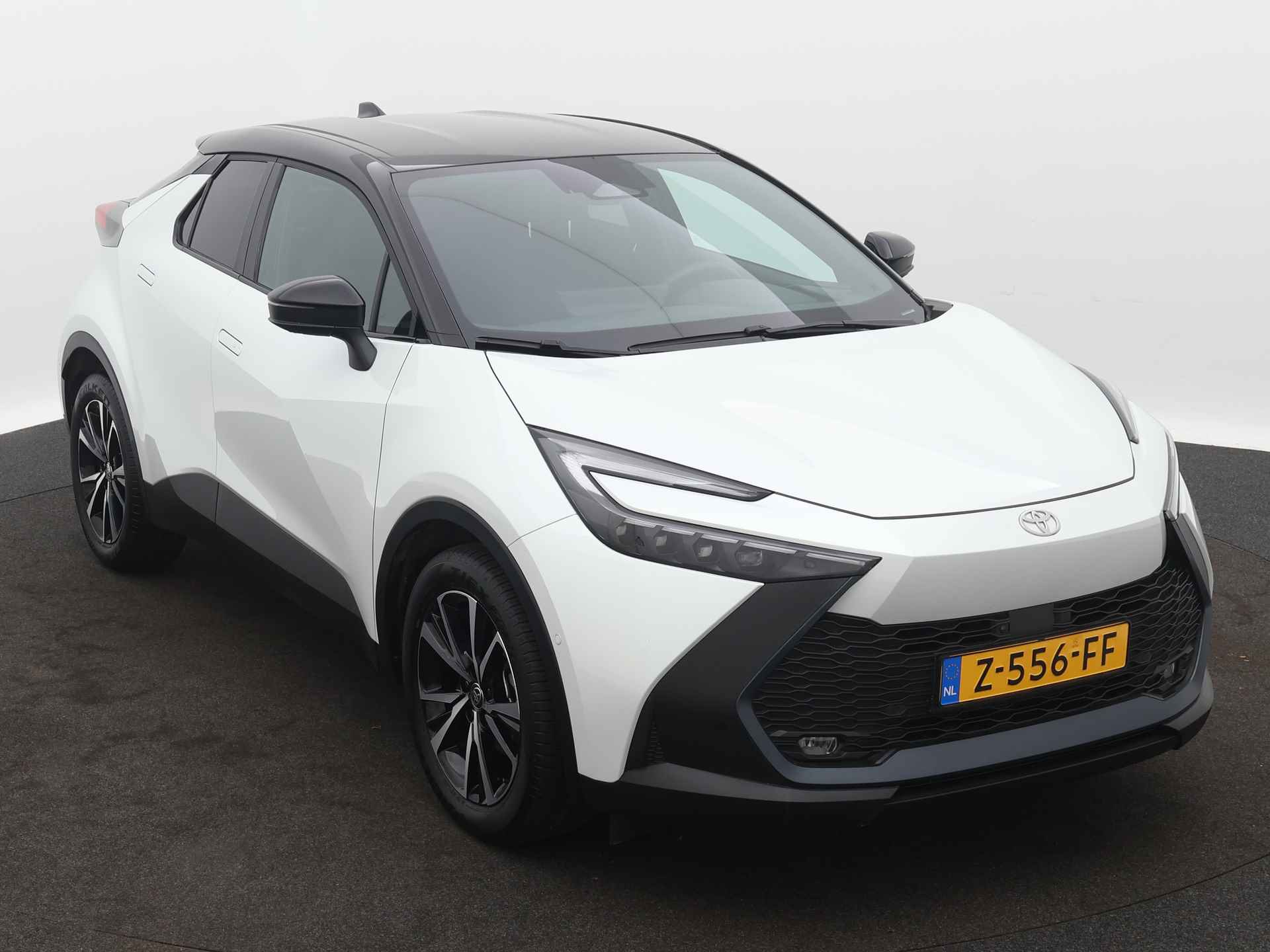 Toyota C-HR 1.8 Hybrid 140 First Edition | Navigatie | 360 Camera | Parkeersensoren | LM velgen | Climate Control | verkocht ovv FL RR - 29/45