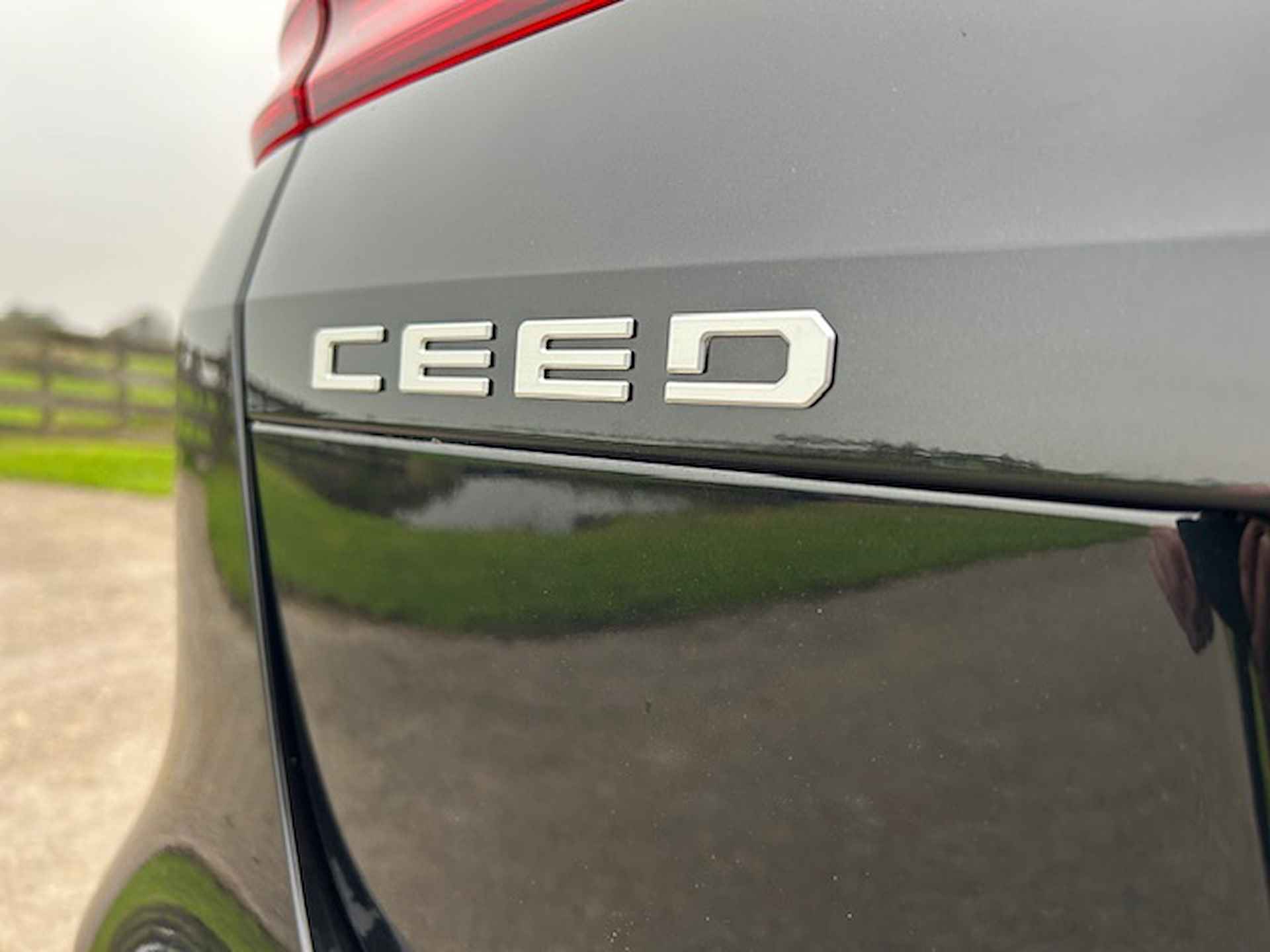 KIA Ceed Sw 1.0 T-GDi 120pk MHEV DCT7 DynamicLine | Navigatie | Apple carplay/ Android auto | Camera | Climate control | All-season banden | NAP | Rijklaar prijs! - 13/25