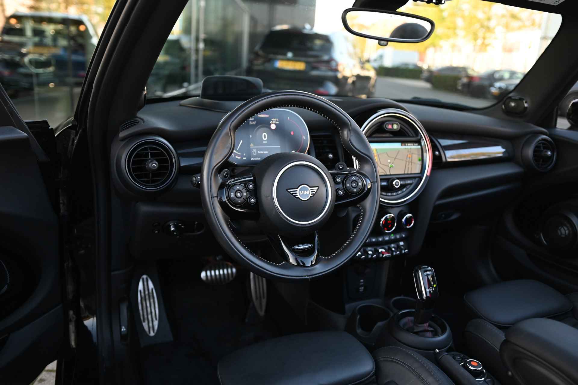 MINI Cabrio John Cooper Works Chili Automaat / Adaptief onderstel / Stoelverwarming / Active Cruise Control / Head-Up / Park Assistant / Harman Kardon - 24/30