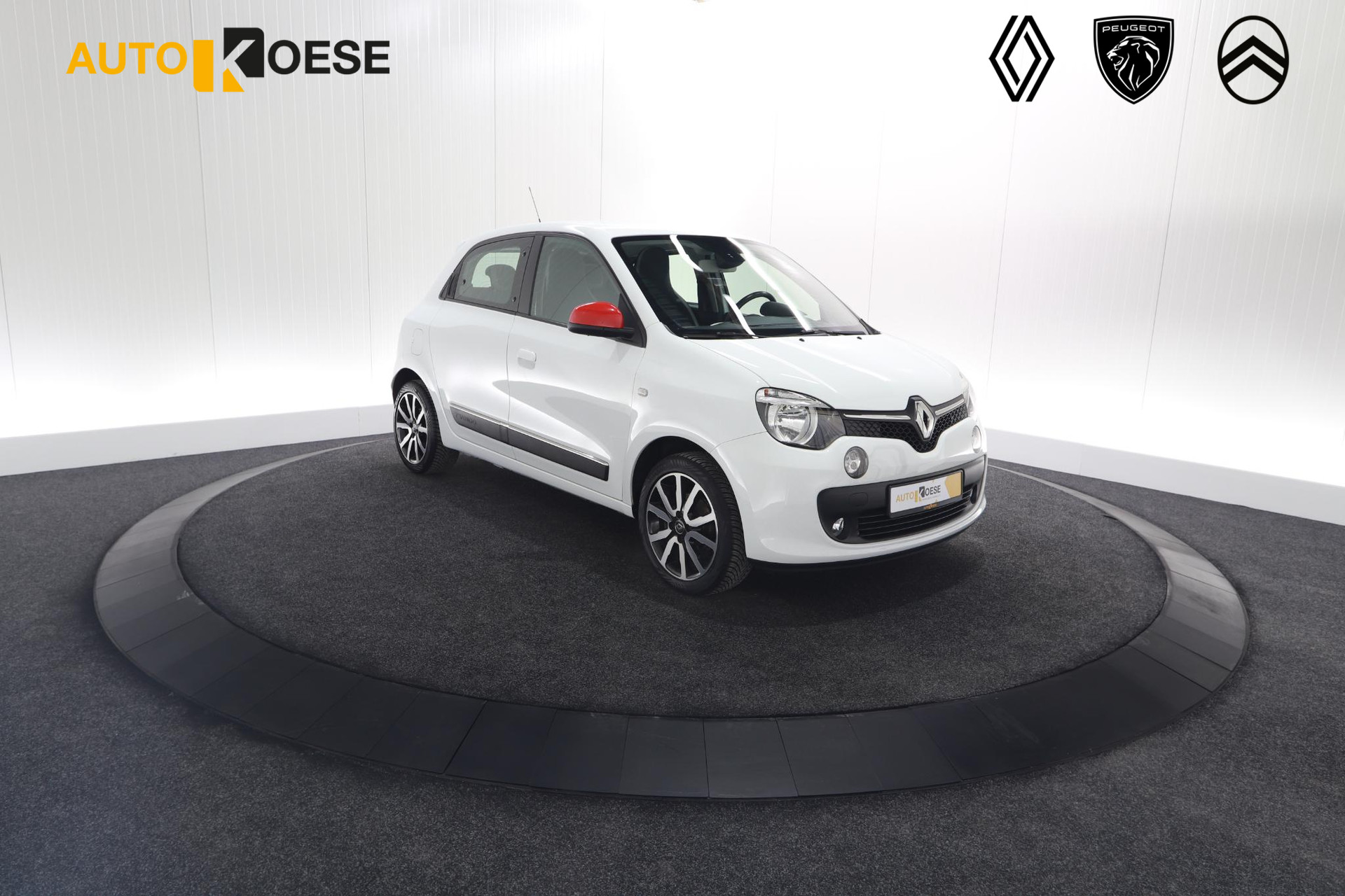 Renault Twingo SCe 70 Intens Automaat | Camera | Navigatie | Climate Control | Cruise Control