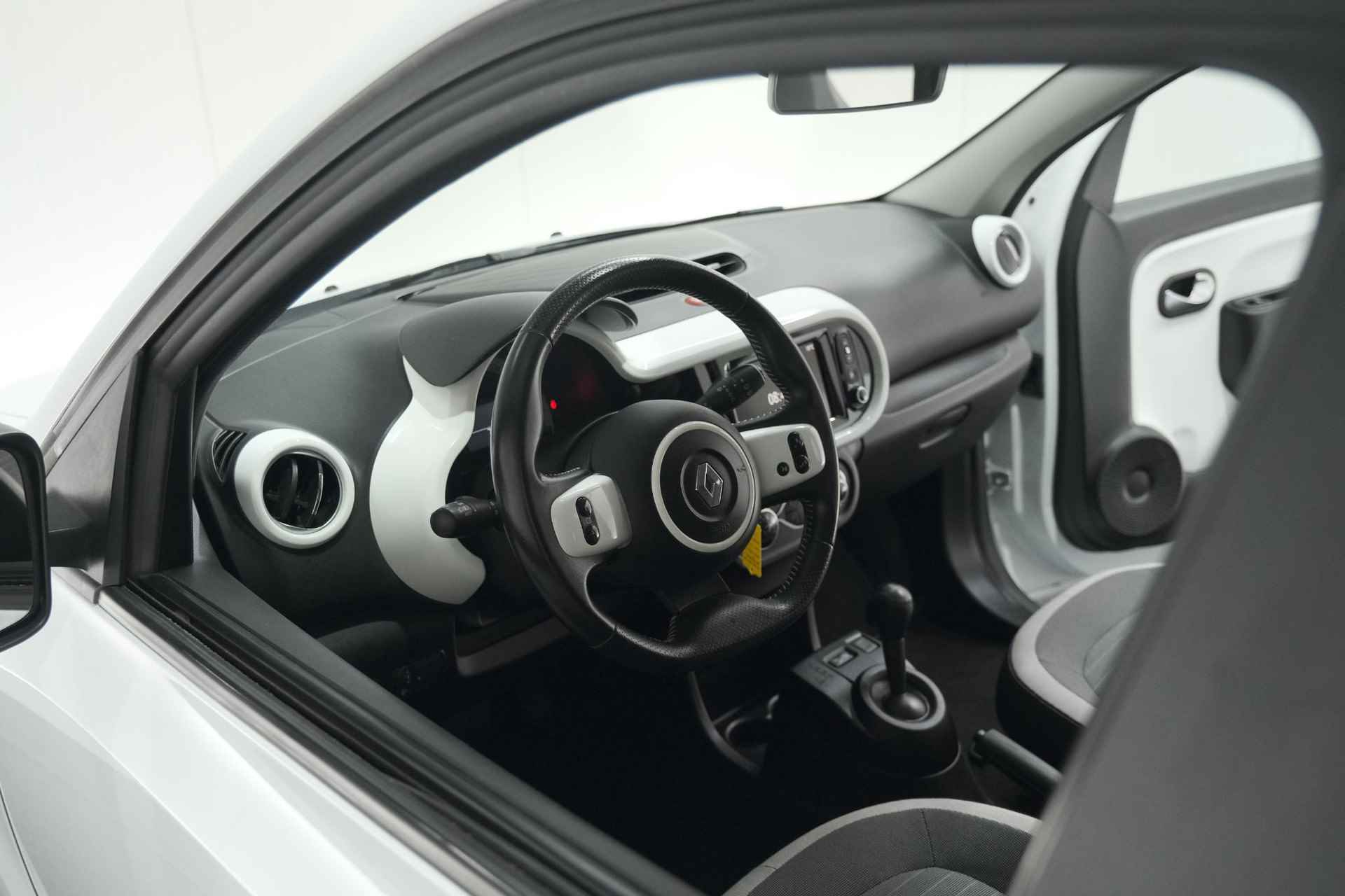 Renault Twingo SCe 70 Intens Automaat | Camera | Navigatie | Climate Control | Cruise Control - 3/72