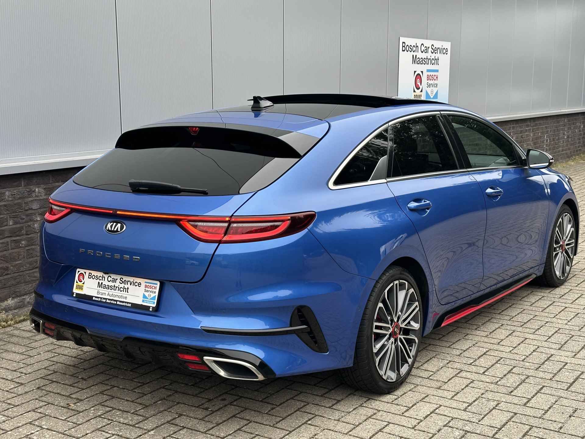 Kia ProCeed 1.6 T-GDI GT | Panorama | Key-less | Camera | LED | 18" Dodehoek-assistent - Noodremsyst assist - Snelh-/reg- Camera Interesse, Proefrit? Bel of app met: 06-24 28 28 42 - 3/28