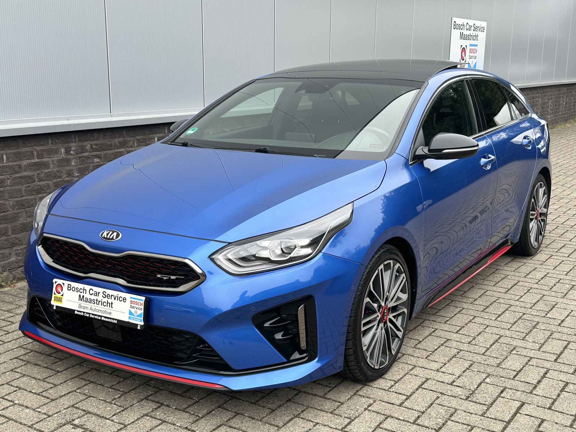 Kia ProCeed 1.6 T-GDI GT | Panorama | Key-less | Camera | LED | 18" Dodehoek-assistent - Noodremsyst assist - Snelh-/reg- Camera Interesse, Proefrit? Bel of app met: 06-24 28 28 42 - 4/28