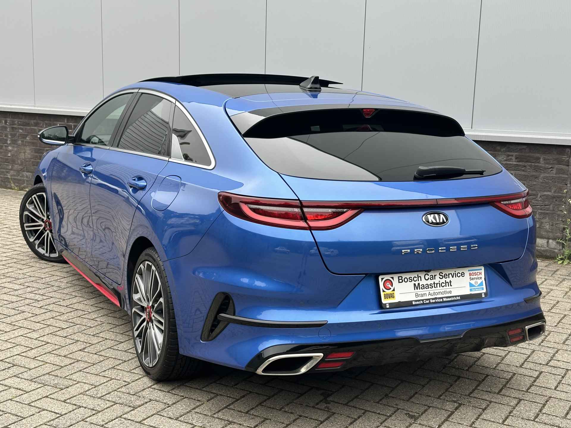 Kia ProCeed 1.6 T-GDI GT | Panorama | Key-less | Camera | LED | 18" Dodehoek-assistent - Noodremsyst assist - Snelh-/reg- Camera Interesse, Proefrit? Bel of app met: 06-24 28 28 42 - 6/28