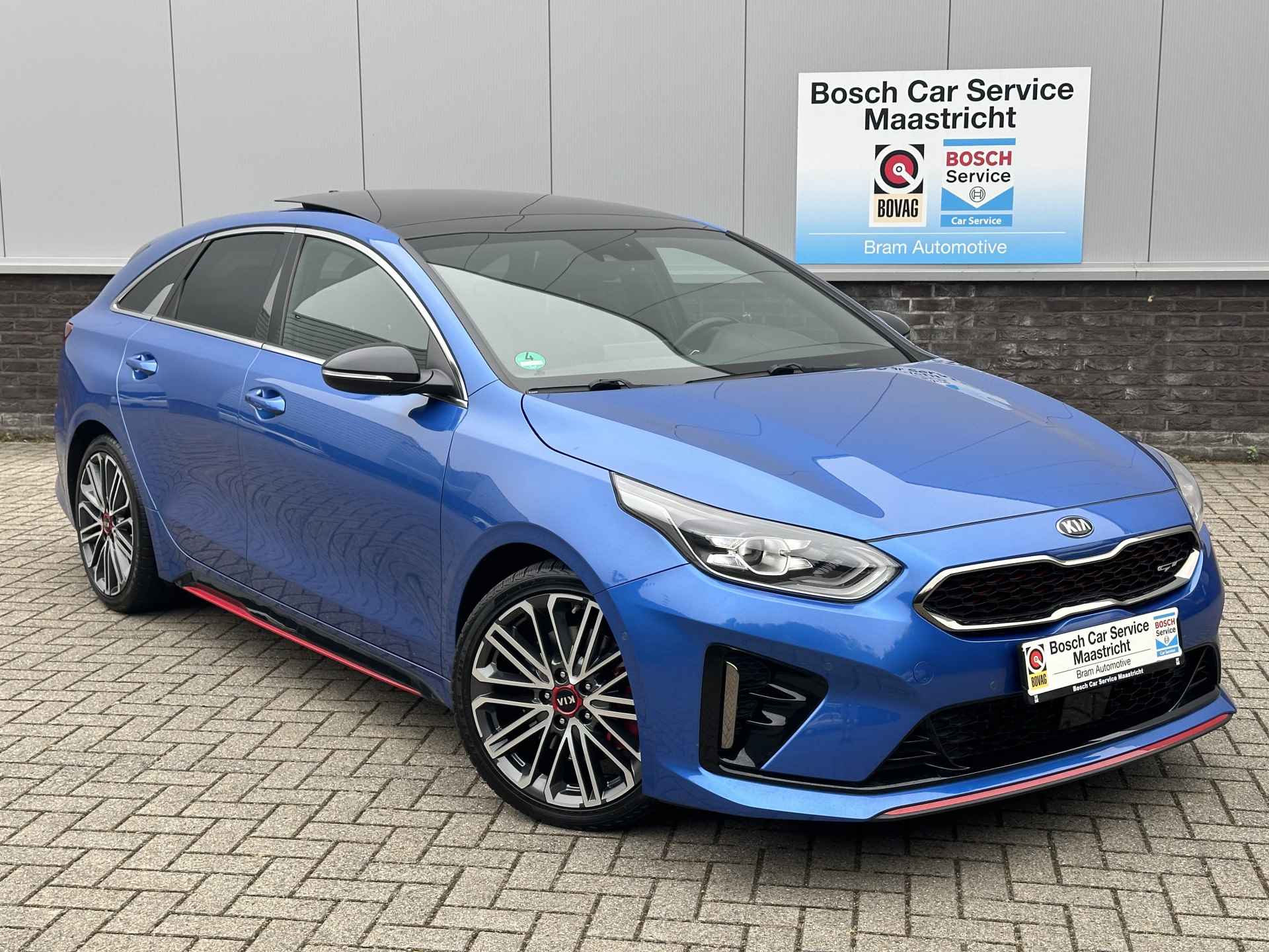 Kia ProCeed 1.6 T-GDI GT | Panorama | Key-less | Camera | LED | 18" Dodehoek-assistent - Noodremsyst assist - Snelh-/reg- Camera Interesse, Proefrit? Bel of app met: 06-24 28 28 42 - 7/28