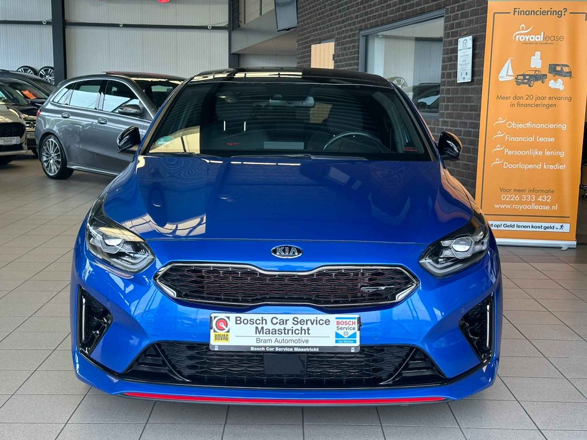 Kia ProCeed 1.6 T-GDI GT | Panorama | Key-less | Camera | LED | 18" Dodehoek-assistent - Noodremsyst assist - Snelh-/reg- Camera Interesse, Proefrit? Bel of app met: 06-24 28 28 42 - 8/28