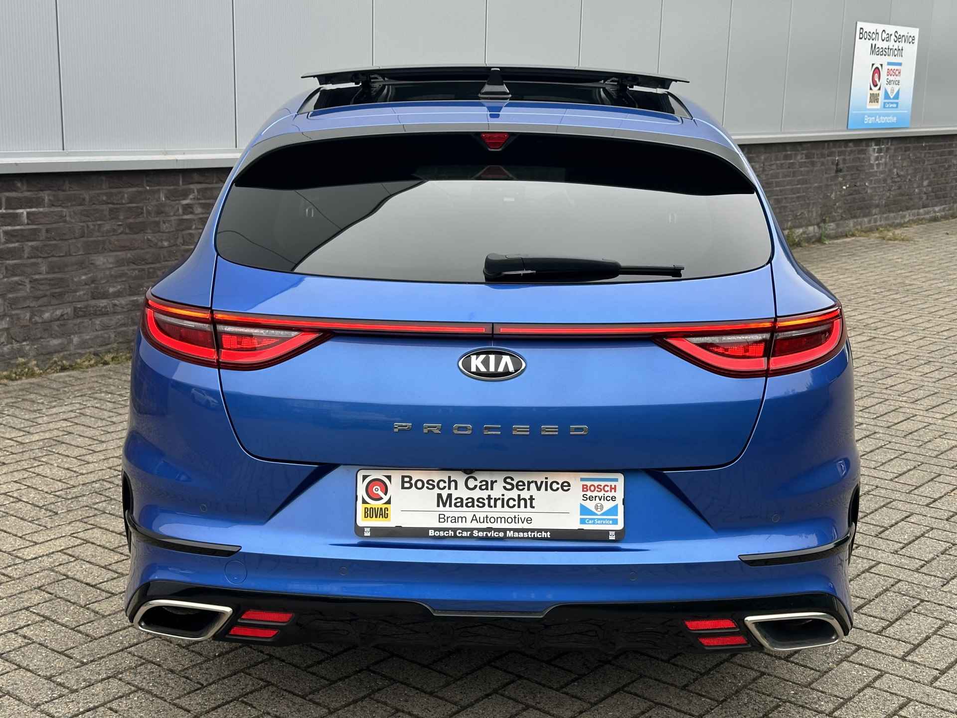 Kia ProCeed 1.6 T-GDI GT | Panorama | Key-less | Camera | LED | 18" Dodehoek-assistent - Noodremsyst assist - Snelh-/reg- Camera Interesse, Proefrit? Bel of app met: 06-24 28 28 42 - 23/28