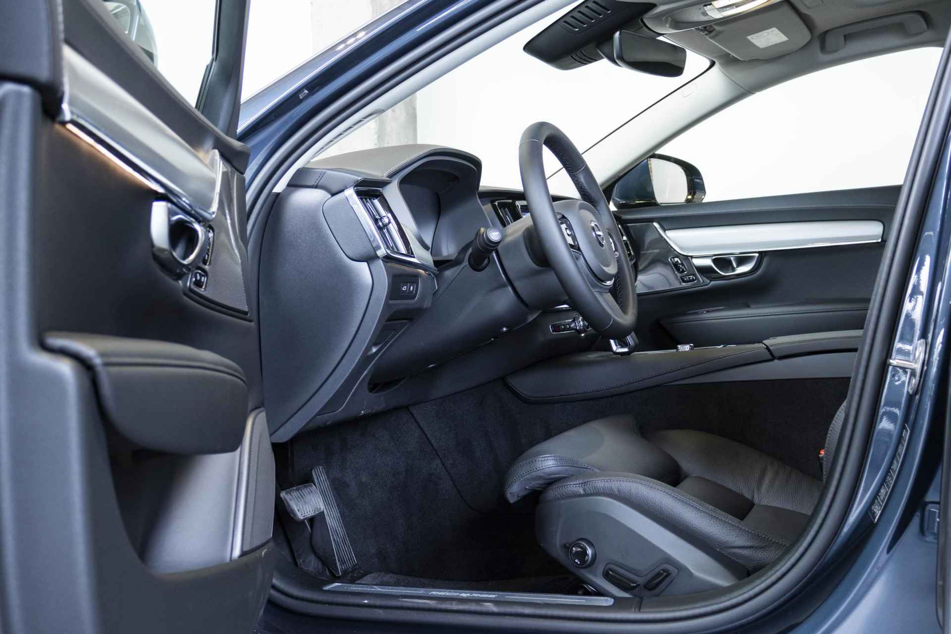 Volvo V90 T6 Recharge AWD Ultimate Bright | Panoramadak | Harman Kardon audio | 360º camera | Stoel- en stuurverwarming | Verwarmbare achterbank - 18/43