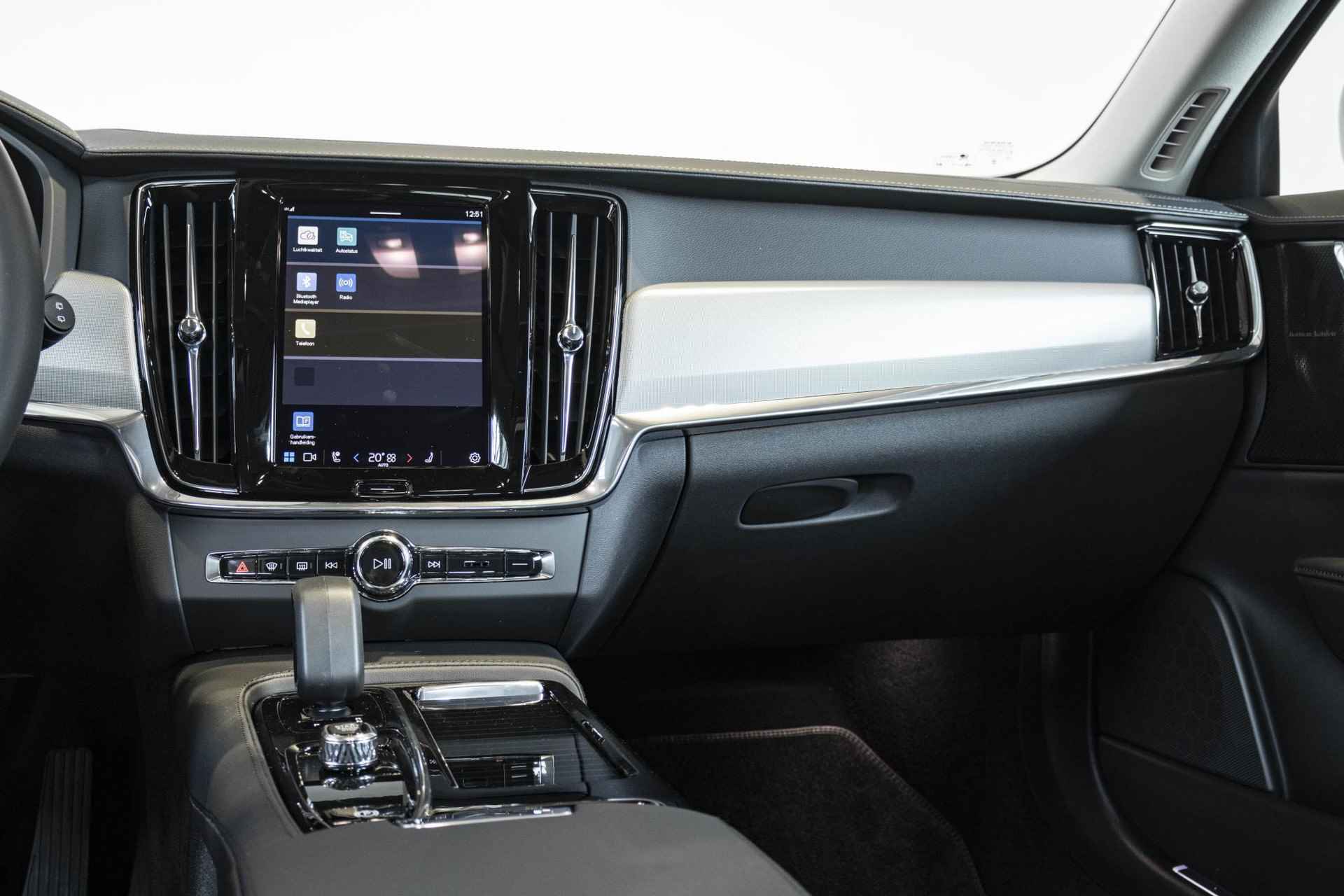 Volvo V90 T6 Recharge AWD Ultimate Bright | Panoramadak | Harman Kardon audio | 360º camera | Stoel- en stuurverwarming | Verwarmbare achterbank - 32/43