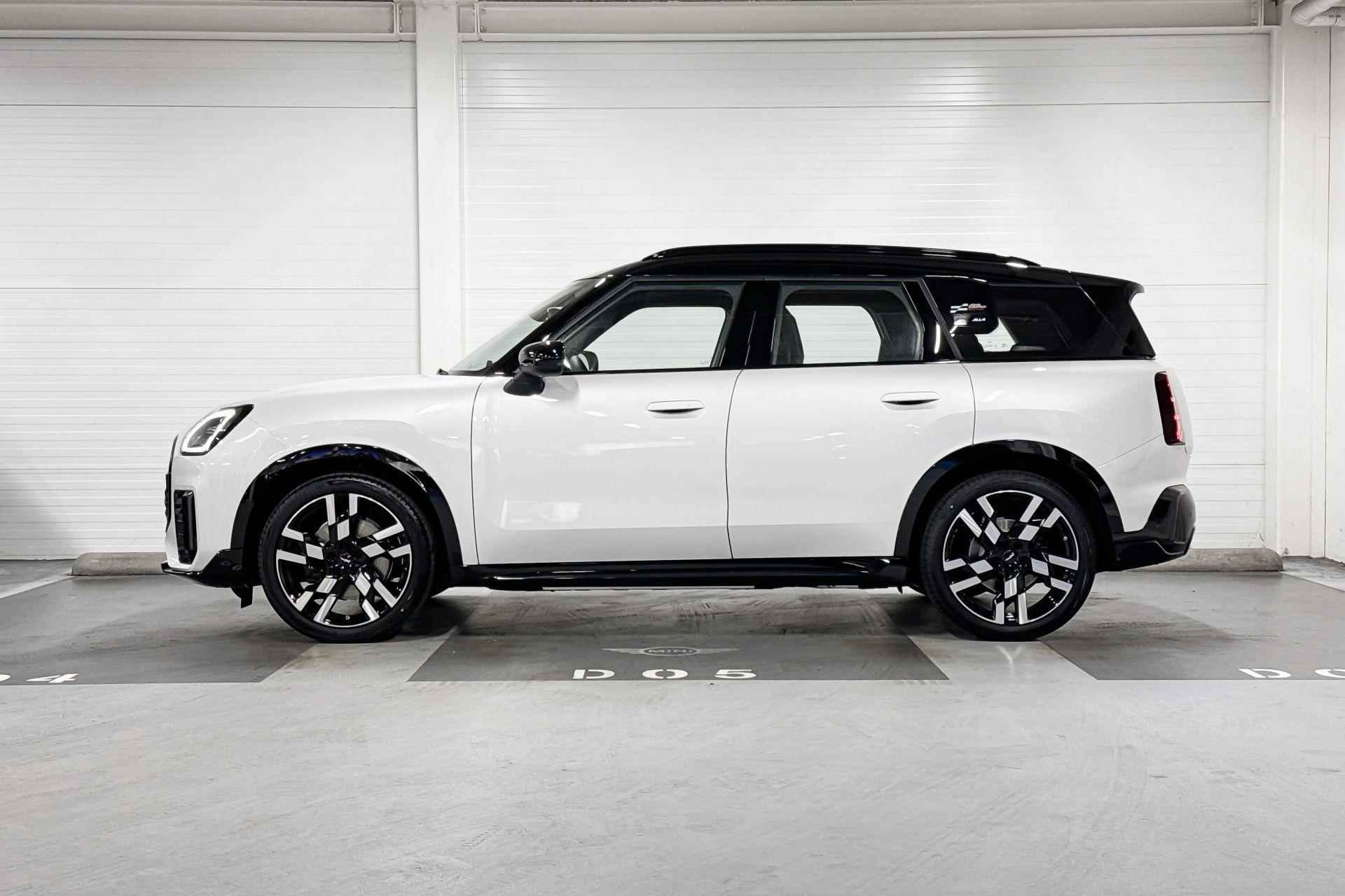 MINI Countryman SE ALL4 | Pakket S | John Cooper Works Trim | 19" JCW Runway Spoke - 2/22