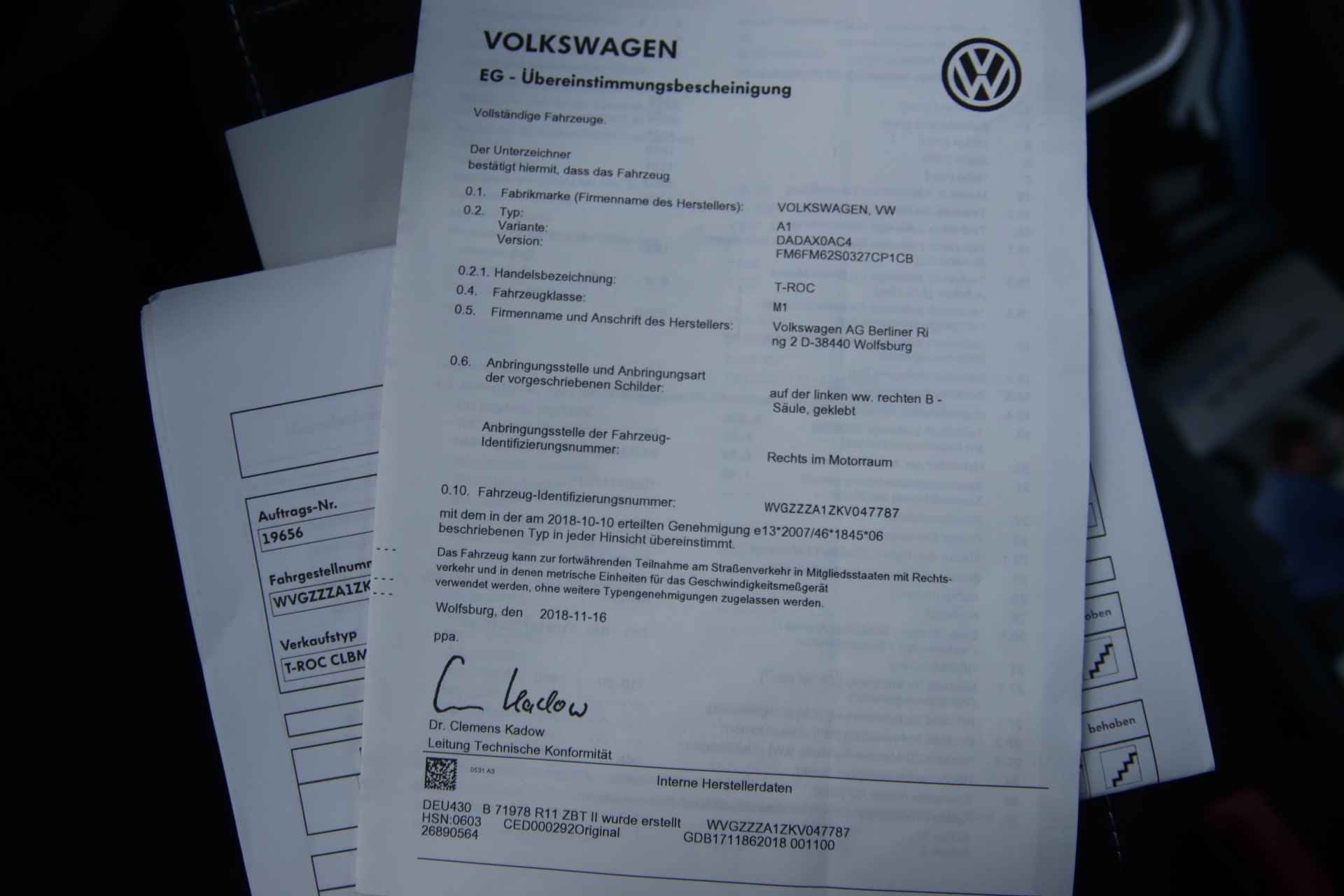 Volkswagen T-Roc 1.5 TSI Sport R-line Virtueel, Trekhaak, Pano, Winterpakket, nieuwstaat!  LENTE UITVERKOOP! - 46/51