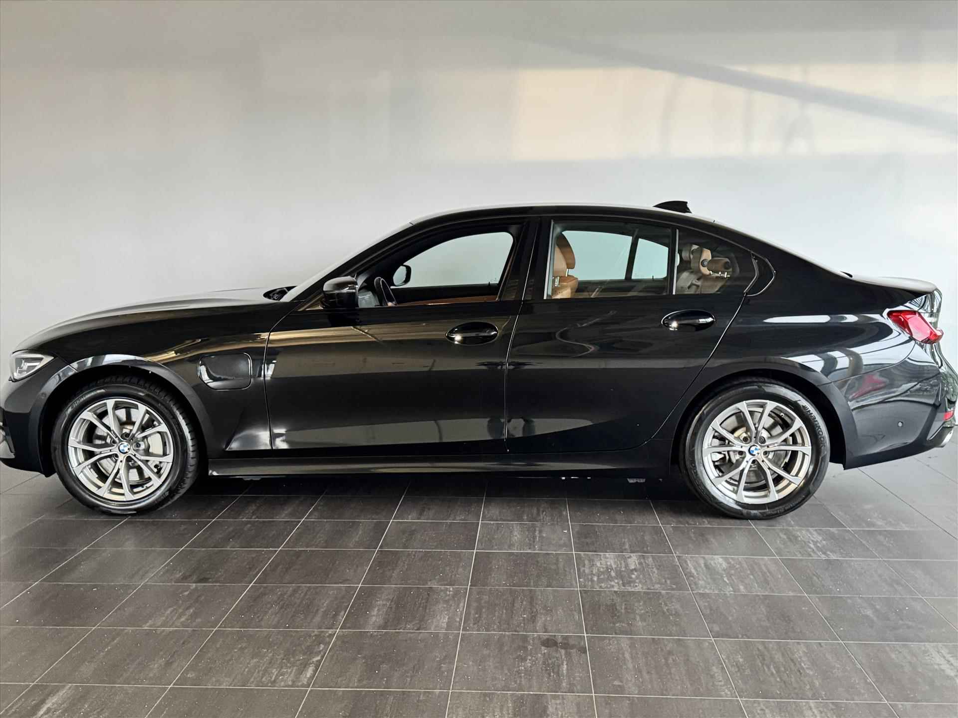 BMW 3-Serie (g20) 330e 292pk Aut PHEV Edition - 3/23