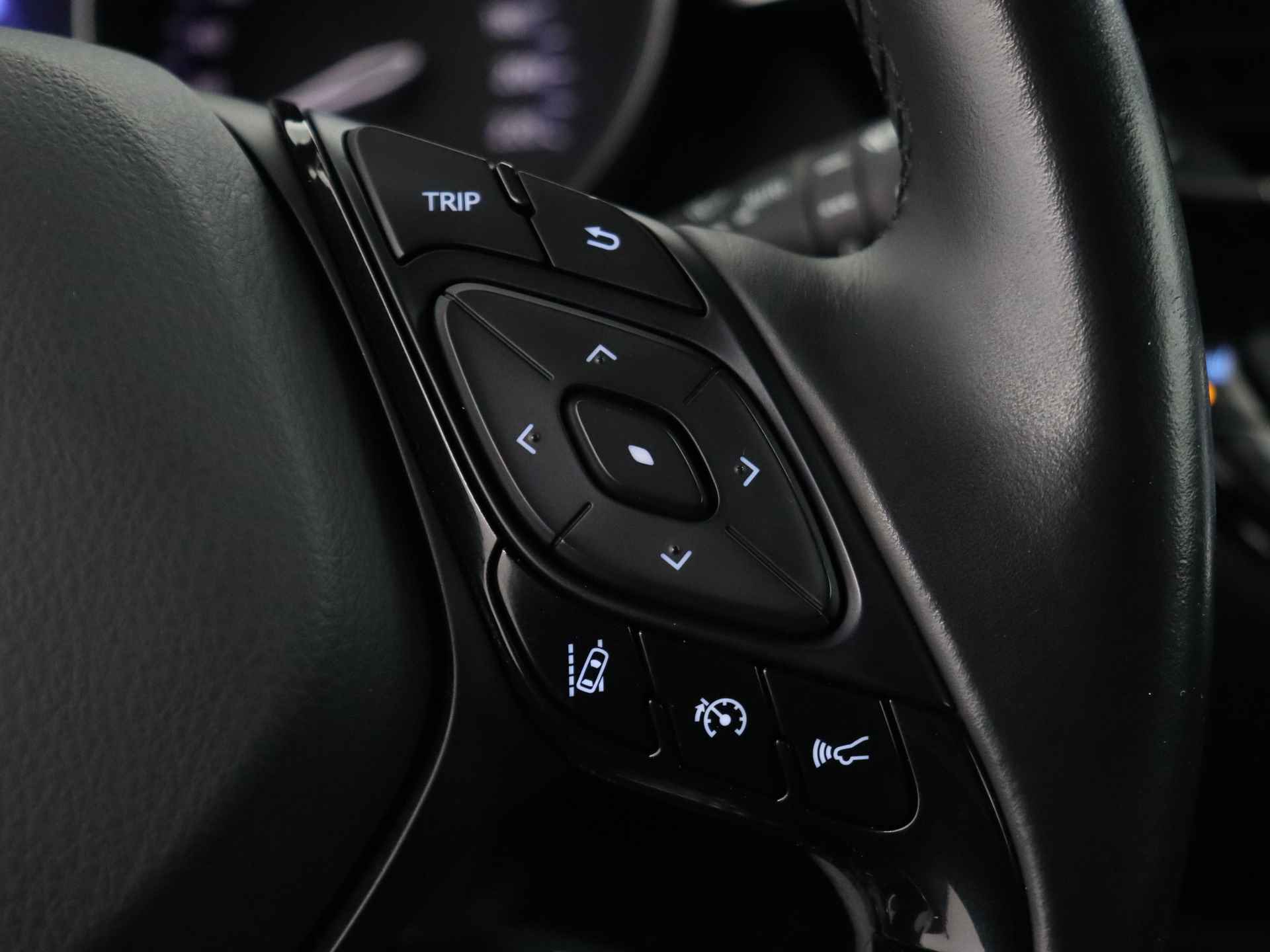 Toyota C-HR 1.8 Hybrid Bi-Tone | Navigatie | Camera | LM Velgen | - 22/45