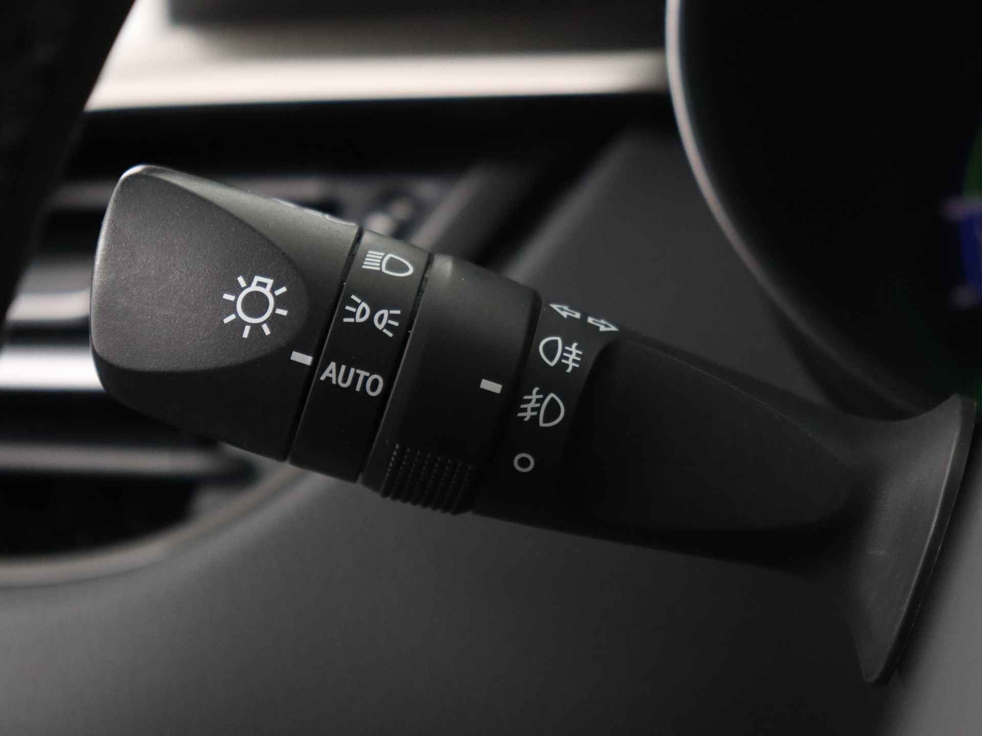 Toyota C-HR 1.8 Hybrid Bi-Tone | Navigatie | Camera | LM Velgen | - 23/45