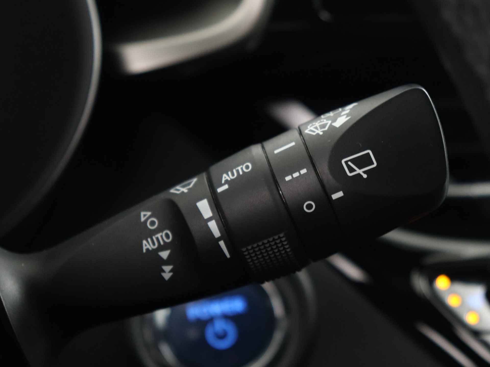 Toyota C-HR 1.8 Hybrid Bi-Tone | Navigatie | Camera | LM Velgen | - 24/45