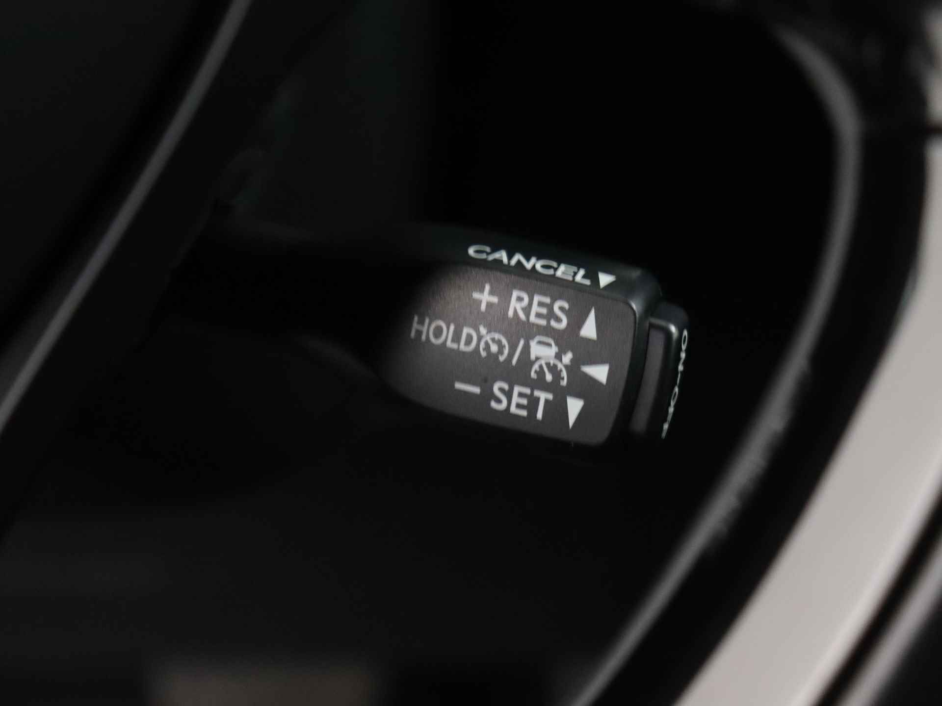 Toyota C-HR 1.8 Hybrid Bi-Tone | Navigatie | Camera | LM Velgen | - 25/45
