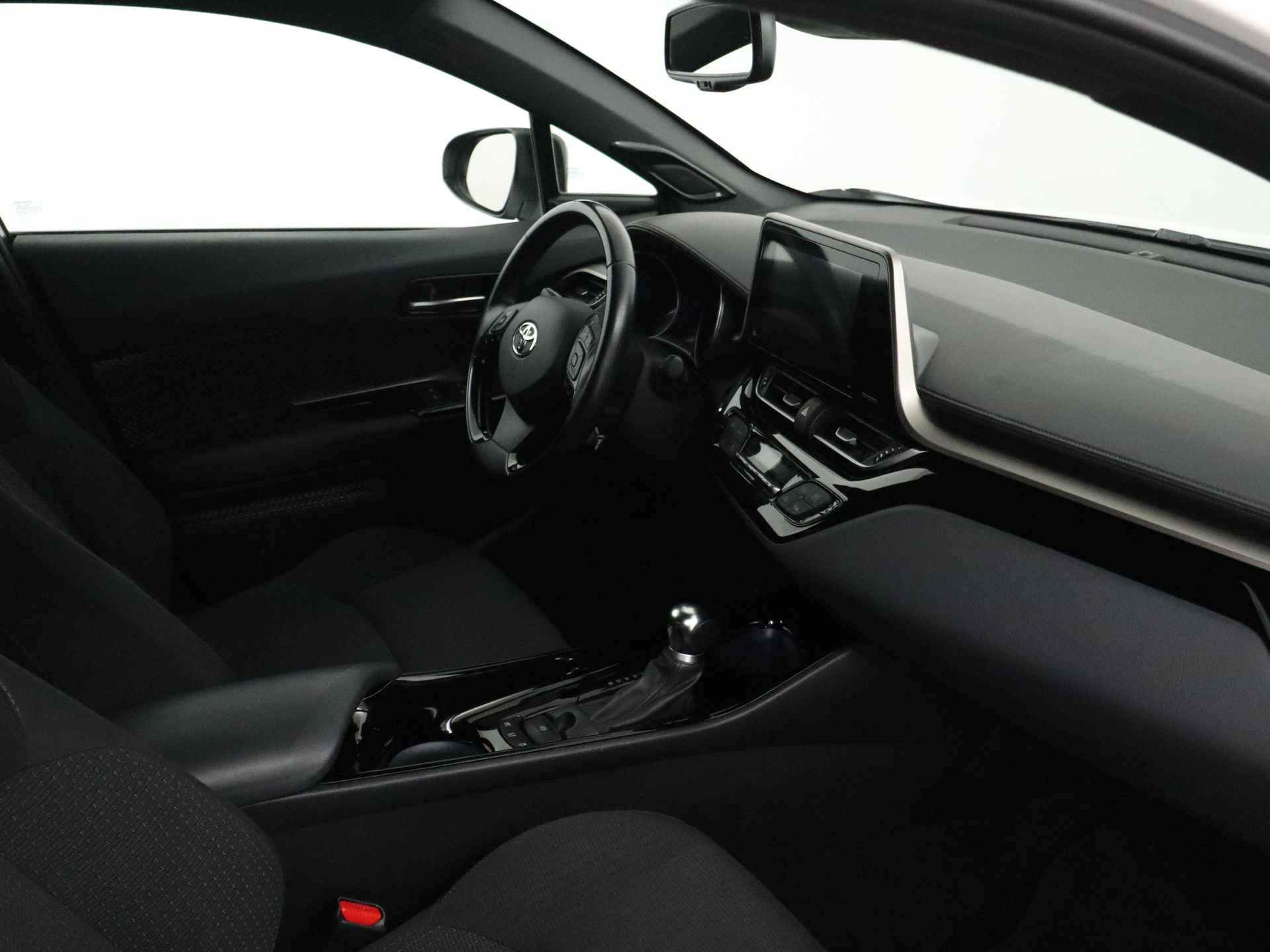 Toyota C-HR 1.8 Hybrid Bi-Tone | Navigatie | Camera | LM Velgen | - 30/45
