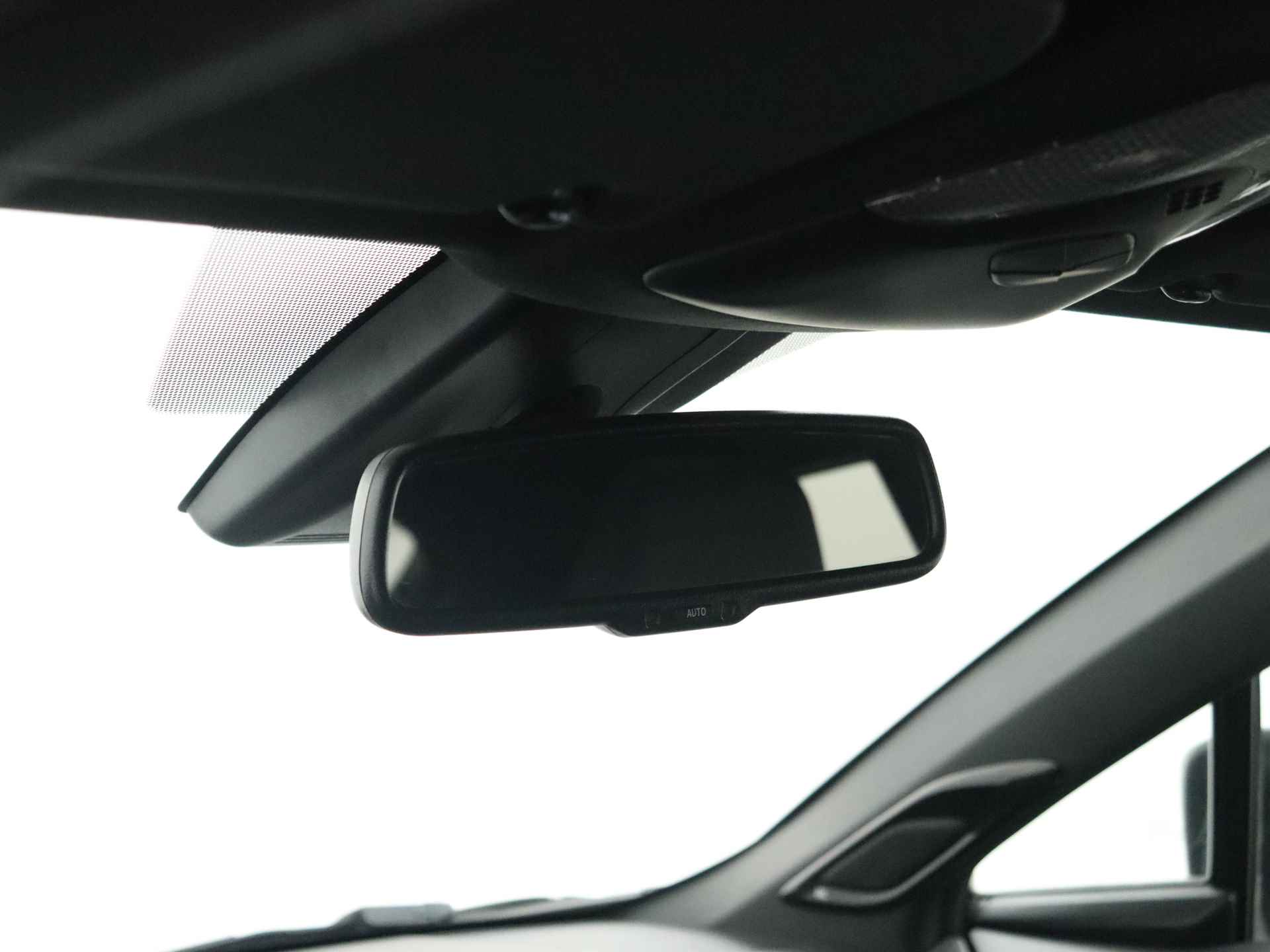 Toyota C-HR 1.8 Hybrid Bi-Tone | Navigatie | Camera | LM Velgen | - 31/45