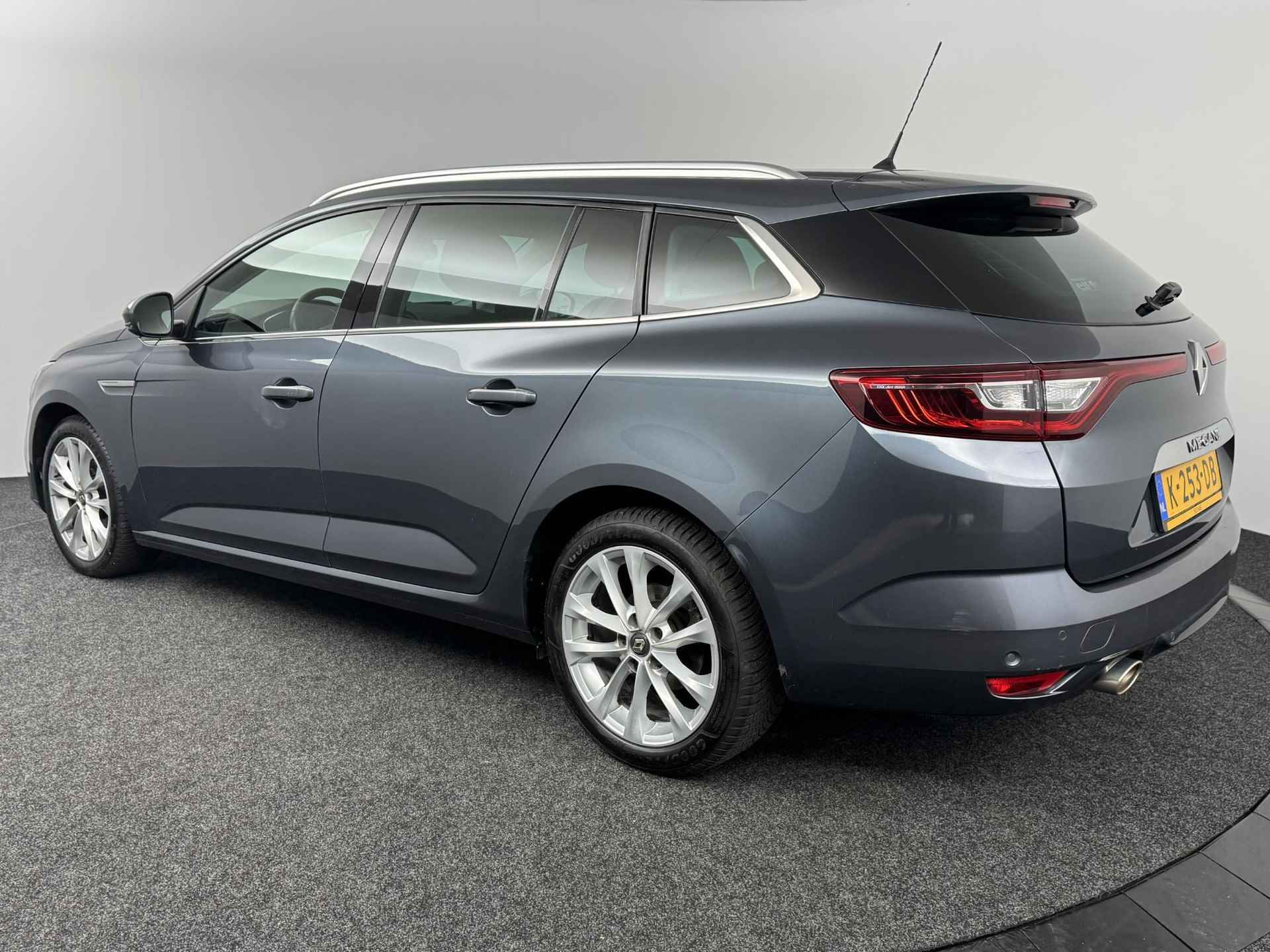 Renault Mégane Estate 1.3 TCe 140 EDC Intens | Easy Life Pack | Apple Carplay/Android Auto - 8/46