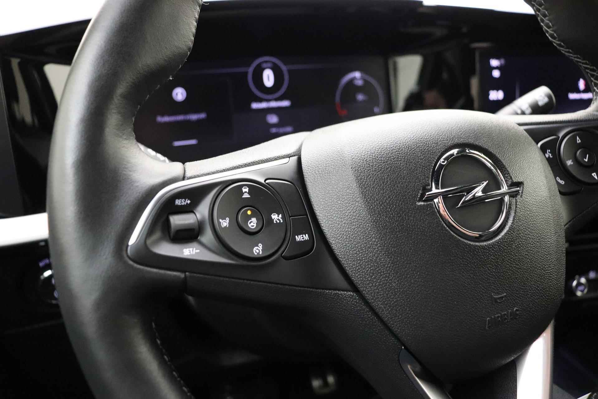 Opel Mokka-e Level 5 50 kWh Ultimate | Climate control | Stoel & Stuurverwarming | Navigatie | Zwart dak | Draadloze telefoonlader | Getint glas - 31/36