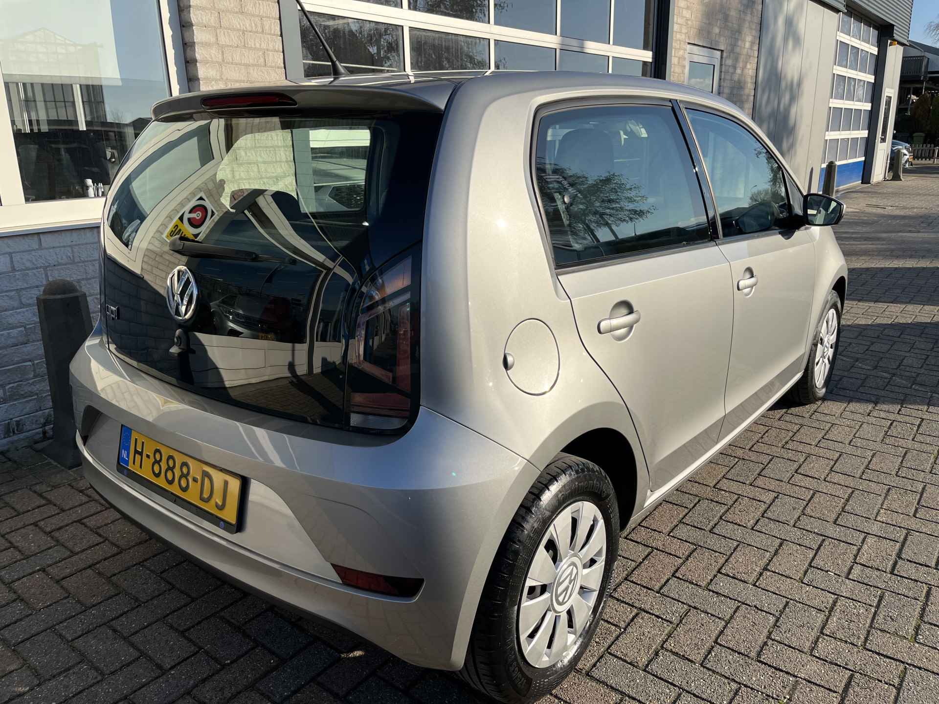 Volkswagen up! 1.0 BMT 60pk move up! / AIRCO/ DAB/ BLUETOOTH/ AUTOMATISCHE VERLICHTING/ 5 DEURS - 27/32