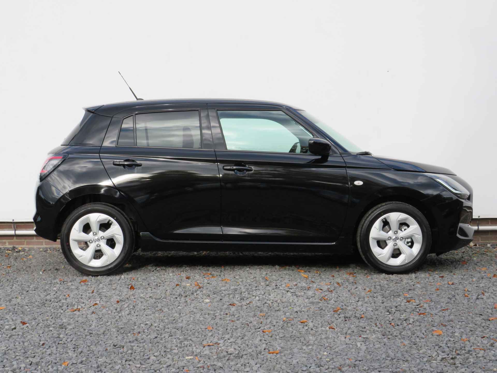 Suzuki Swift 1.2 Select Smart Hybrid CVT Automaat, 6 JAAR GARANTIE! Applecarpl./Andr. Auto, Adaptieve CruiseControl, Climate Control, Navigatie uit 2024 - 3/36