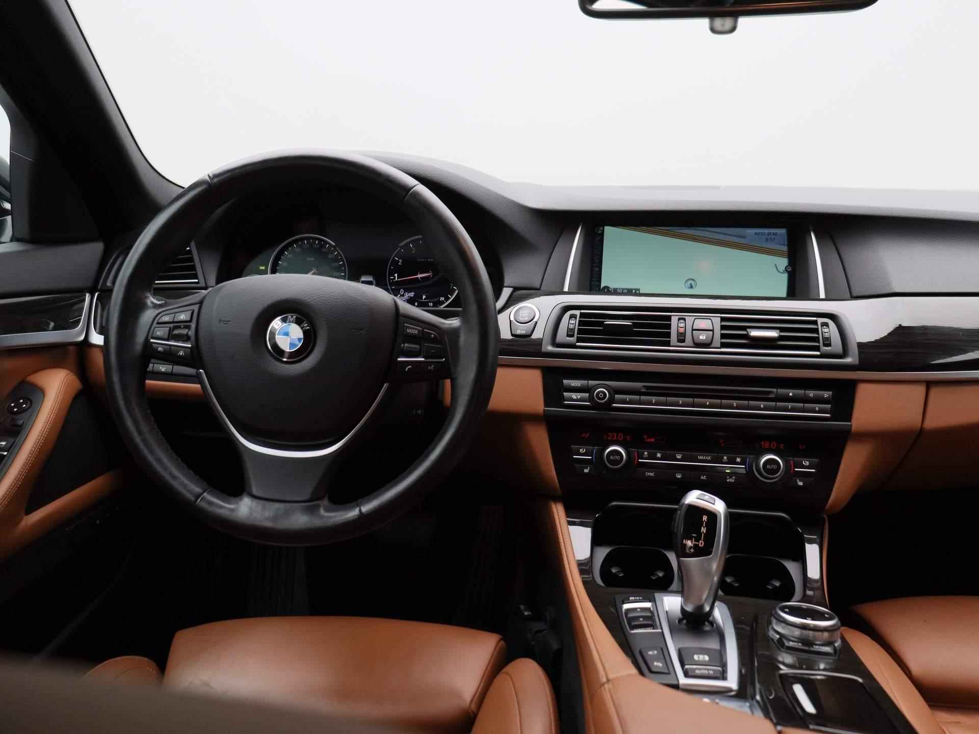 BMW 5-serie 528i Last Minute Edition | 245 PK | HUD | Leder-Cognac | Standkachel | Elektrische Trekhaak | Adaptieve Cruise | 360 Camera | Stoel + Stuurwarming | Dodehoekdetectie | - 8/45