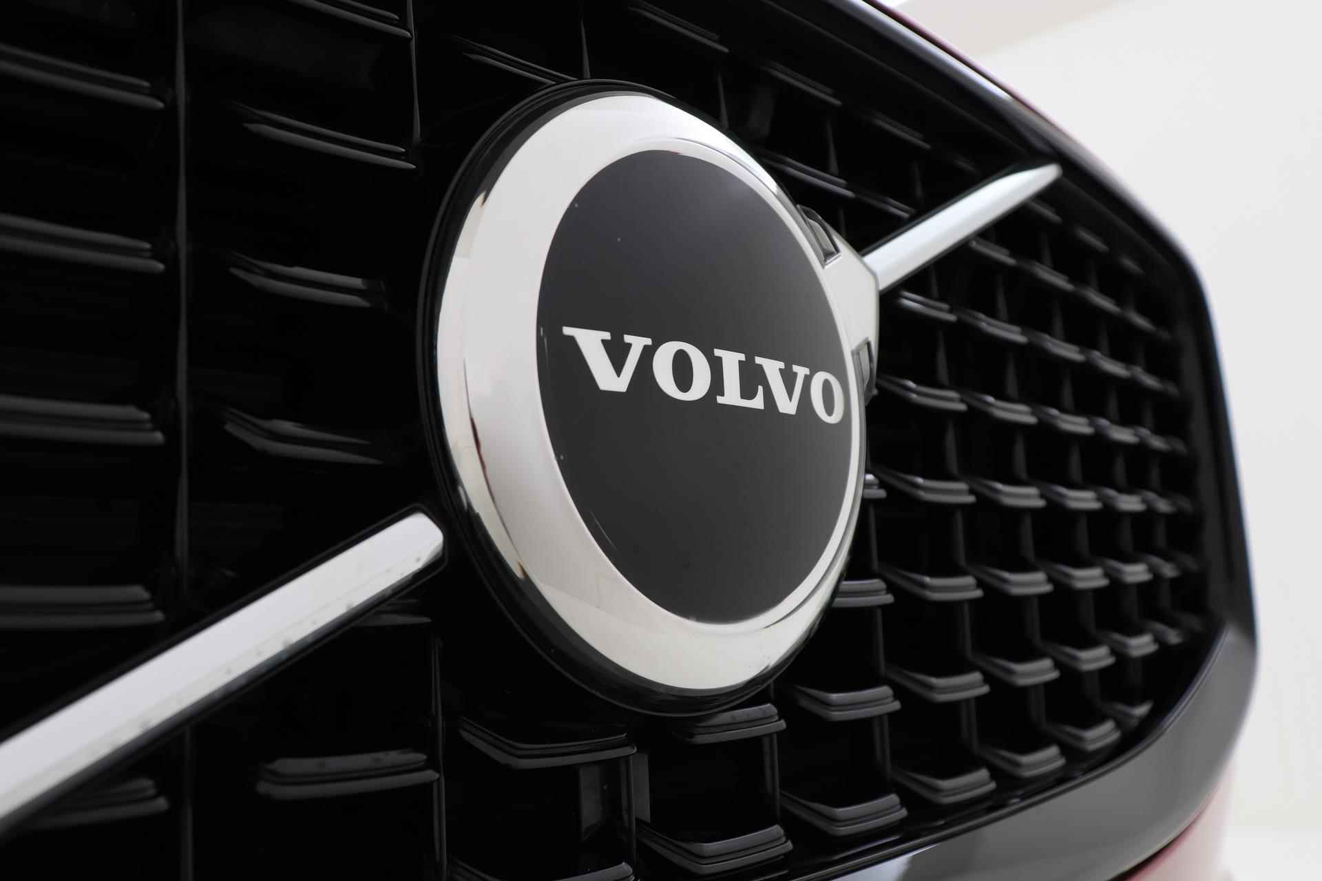 Volvo XC60 T8 RECHARGE AWD R-DESIGN *LONG RANGE* -LUCHTVERING|PANO.DAK|HK-AUDIO|22"|CAMERA|HEAD-UP DISP. - 13/45
