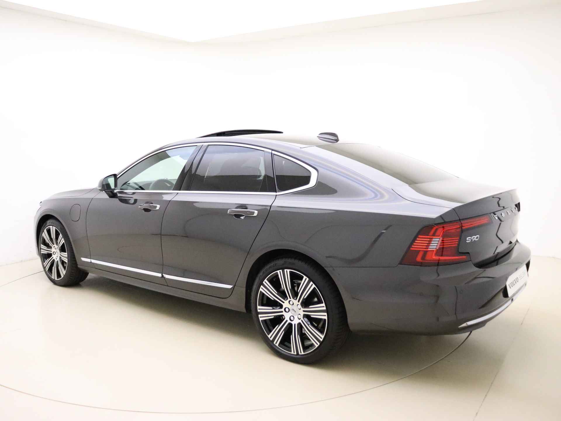 Volvo S90 T8 390pk AWD Inscription / Luchtvering / B&W Audio / Woolblend / Schuifdak / 360 Camera / Gelaagd glas / 20'' / Elektr. Stoelen / - 13/40