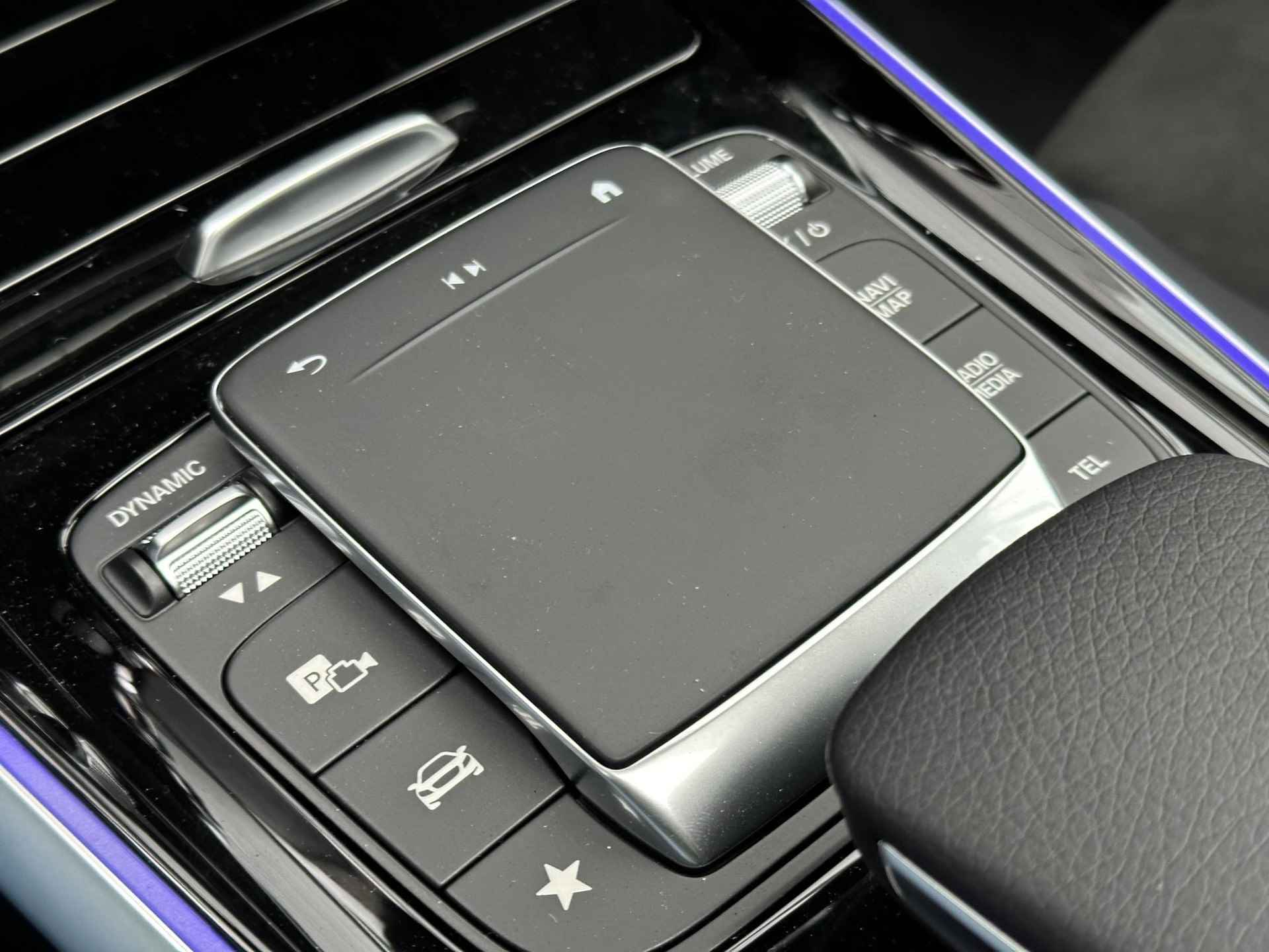 Mercedes-Benz GLB 180 AMG Line | Premium | Panoramadak | Achteruitrijcamera | Stoelverwarming | Sfeerverlichting - 13/13