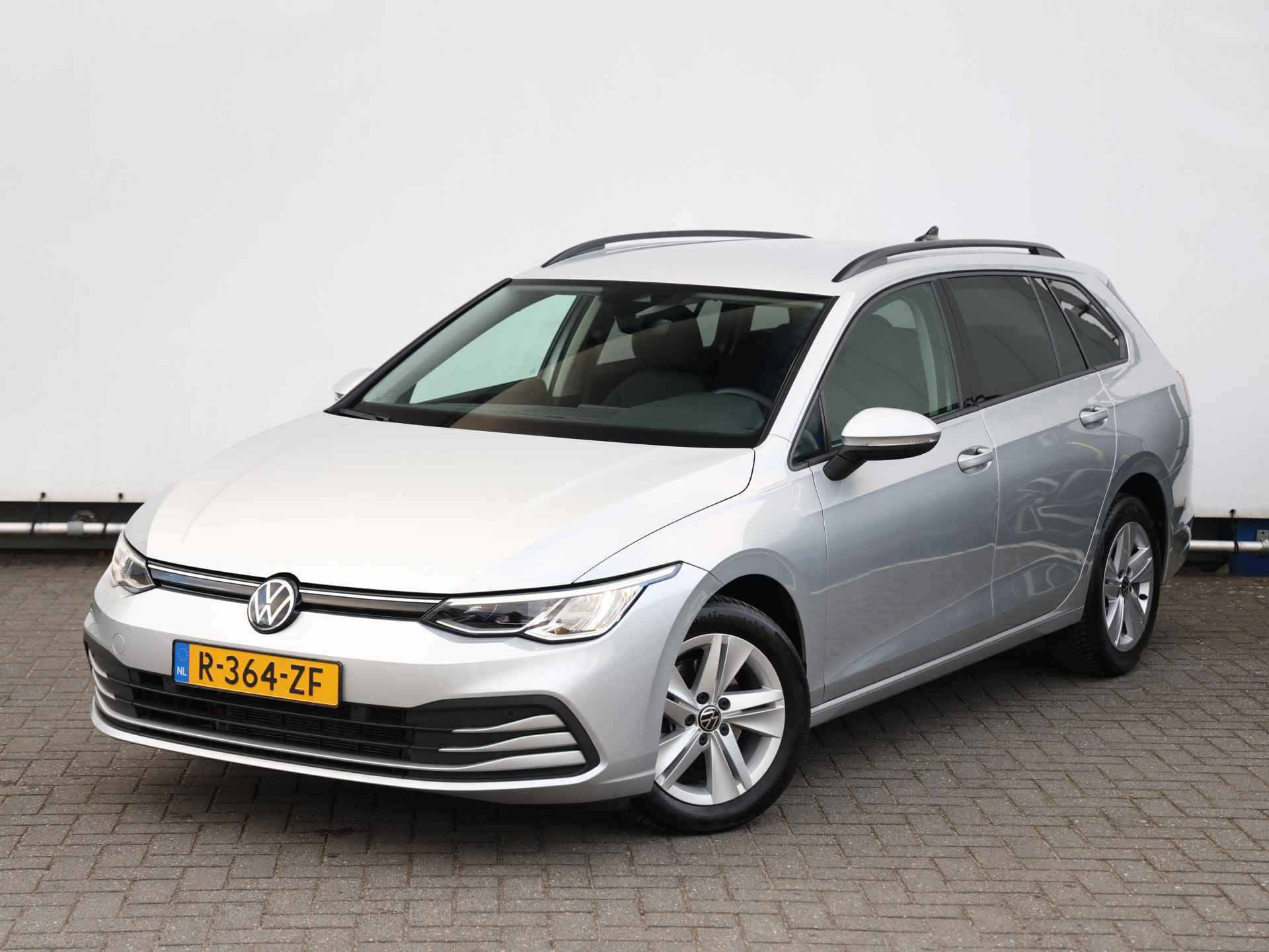 Volkswagen GOLF Variant 1.0 TSI Life Business 110pk | LED I Navigatie I Ergo stoelen I Cruise control I Stoelverwarming - 11/32