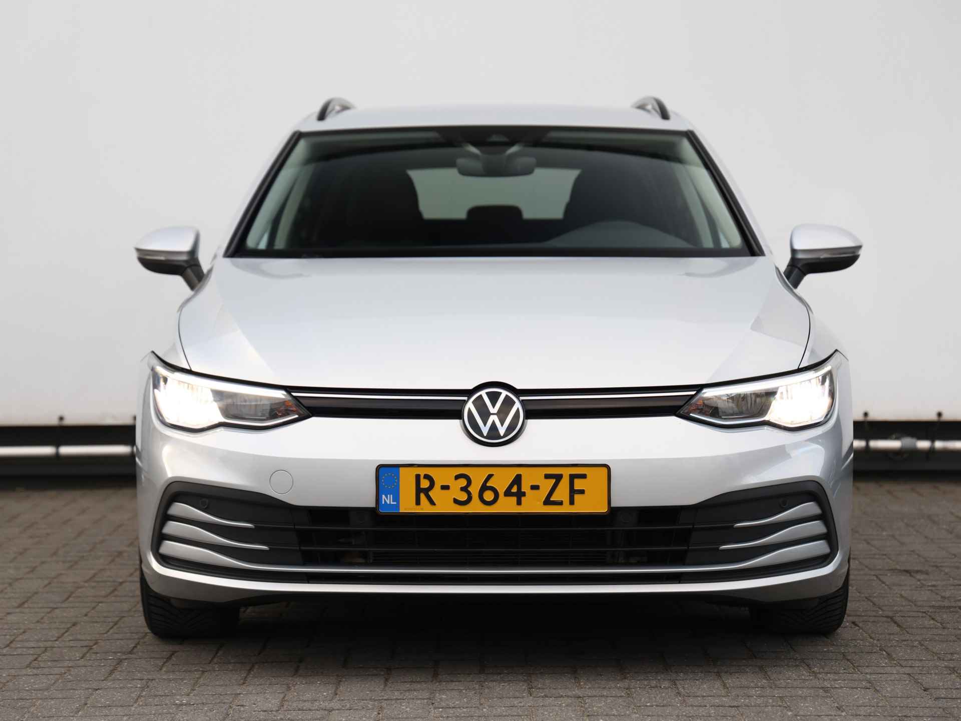 Volkswagen GOLF Variant 1.0 TSI Life Business 110pk | LED I Navigatie I Ergo stoelen I Cruise control I Stoelverwarming - 14/32