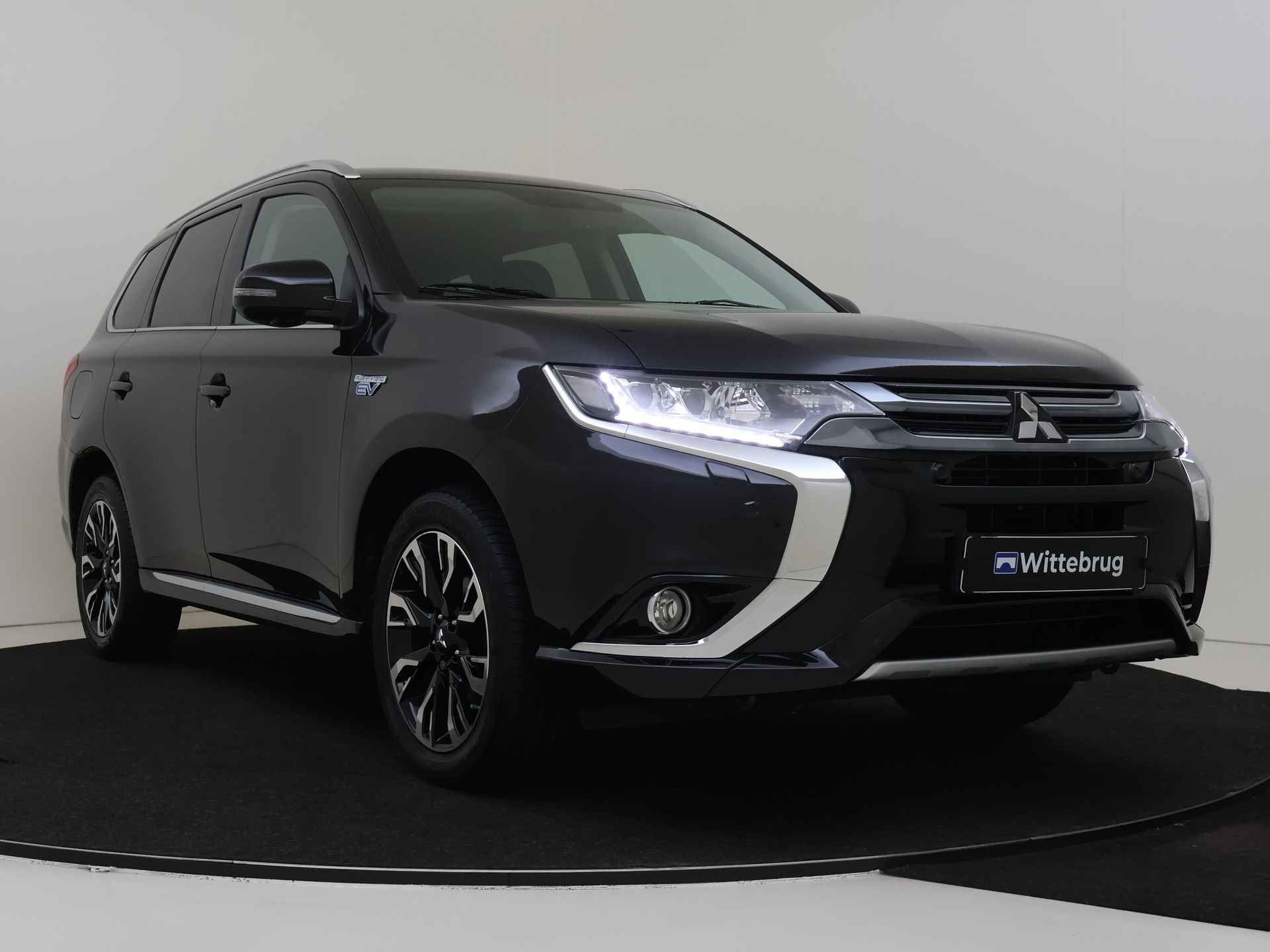 Mitsubishi Outlander 2.0 PHEV instyle YP - 4/45